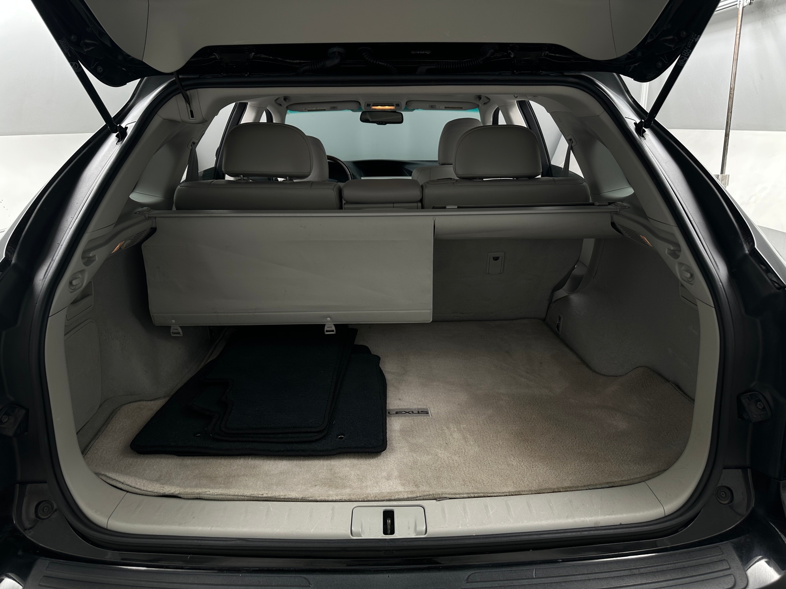 Thumbnail: 2011 Lexus RX - 7