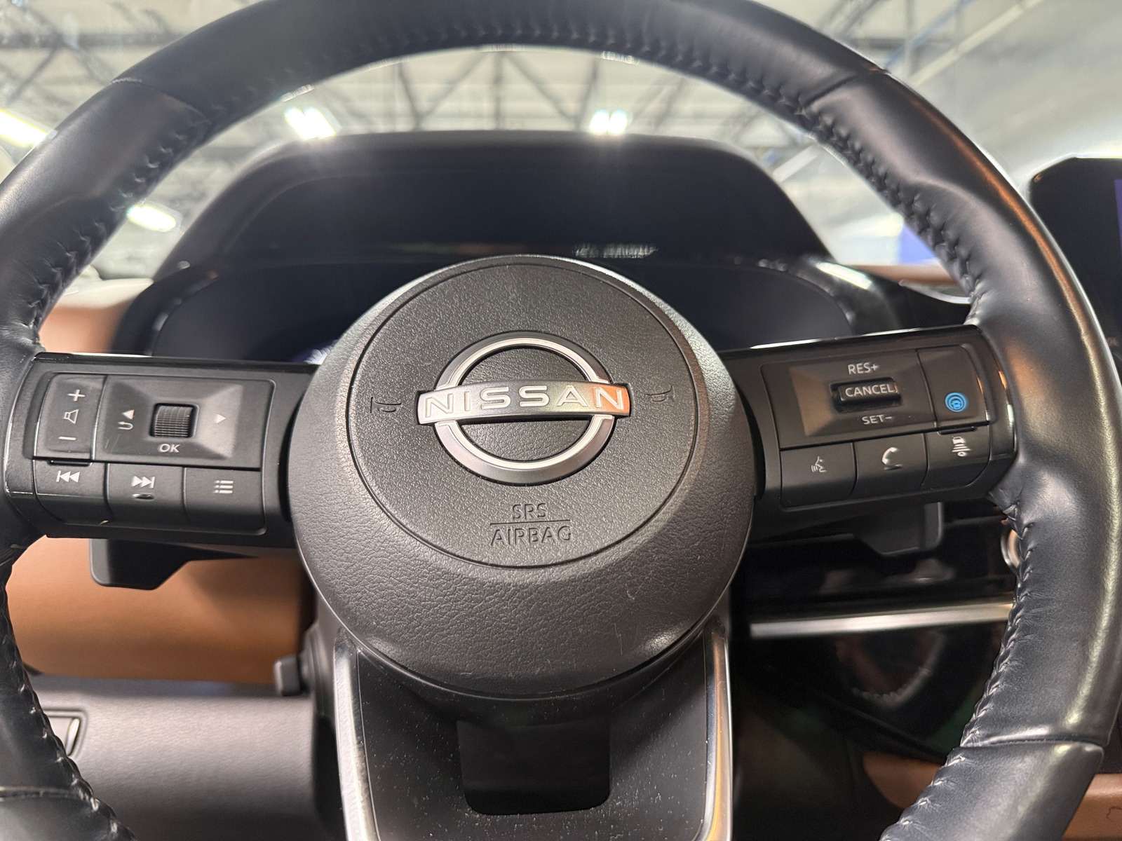 Thumbnail: 2023 Nissan Pathfinder - 4