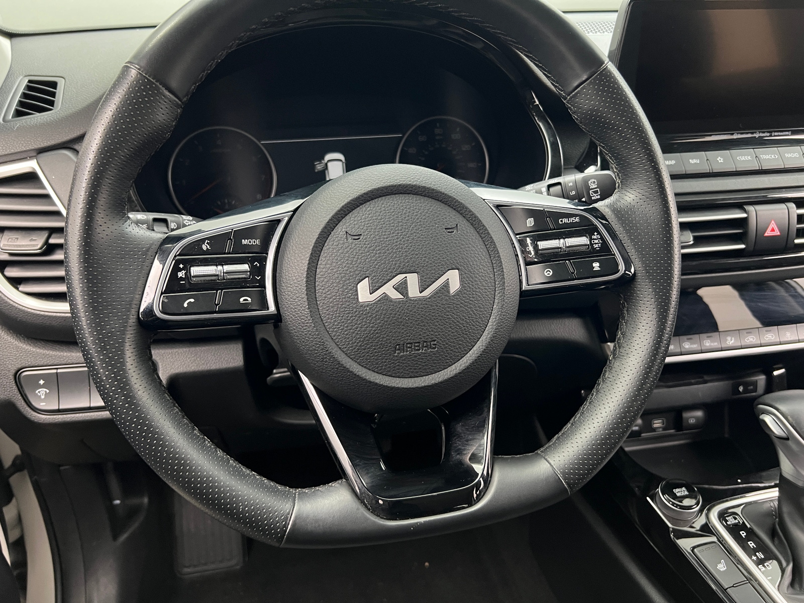 Thumbnail: 2023 Kia Seltos - 4