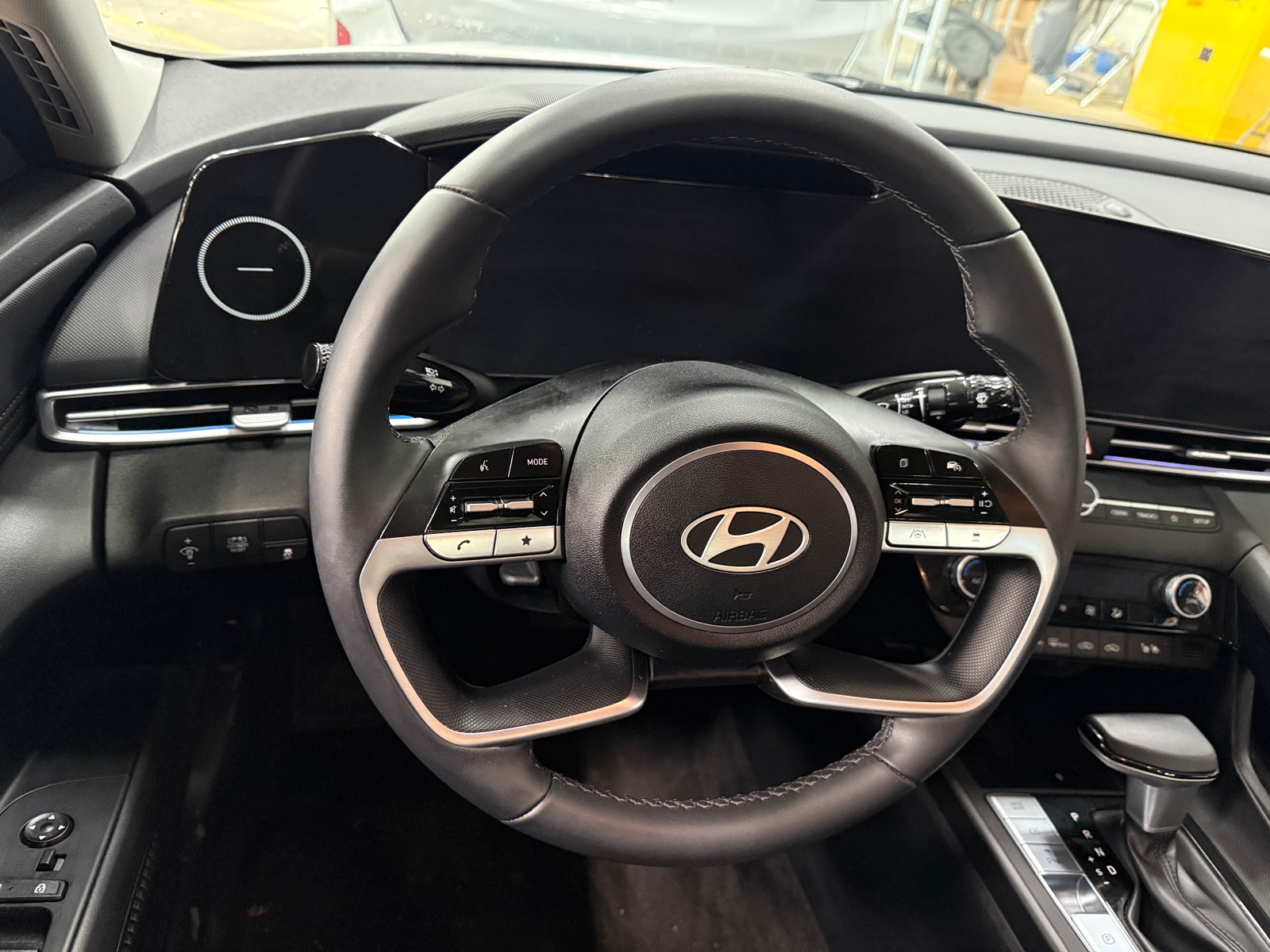 Thumbnail: 2024 Hyundai Elantra - 4