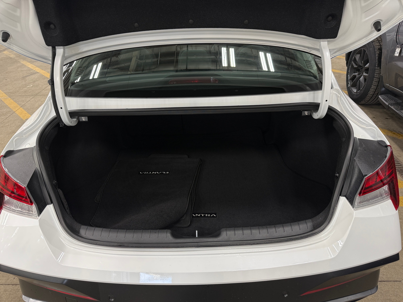 Thumbnail: 2024 Hyundai Elantra - 6