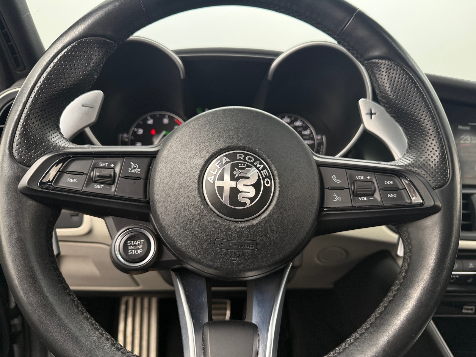 Thumbnail: 2020 Alfa Romeo Giulia - 4