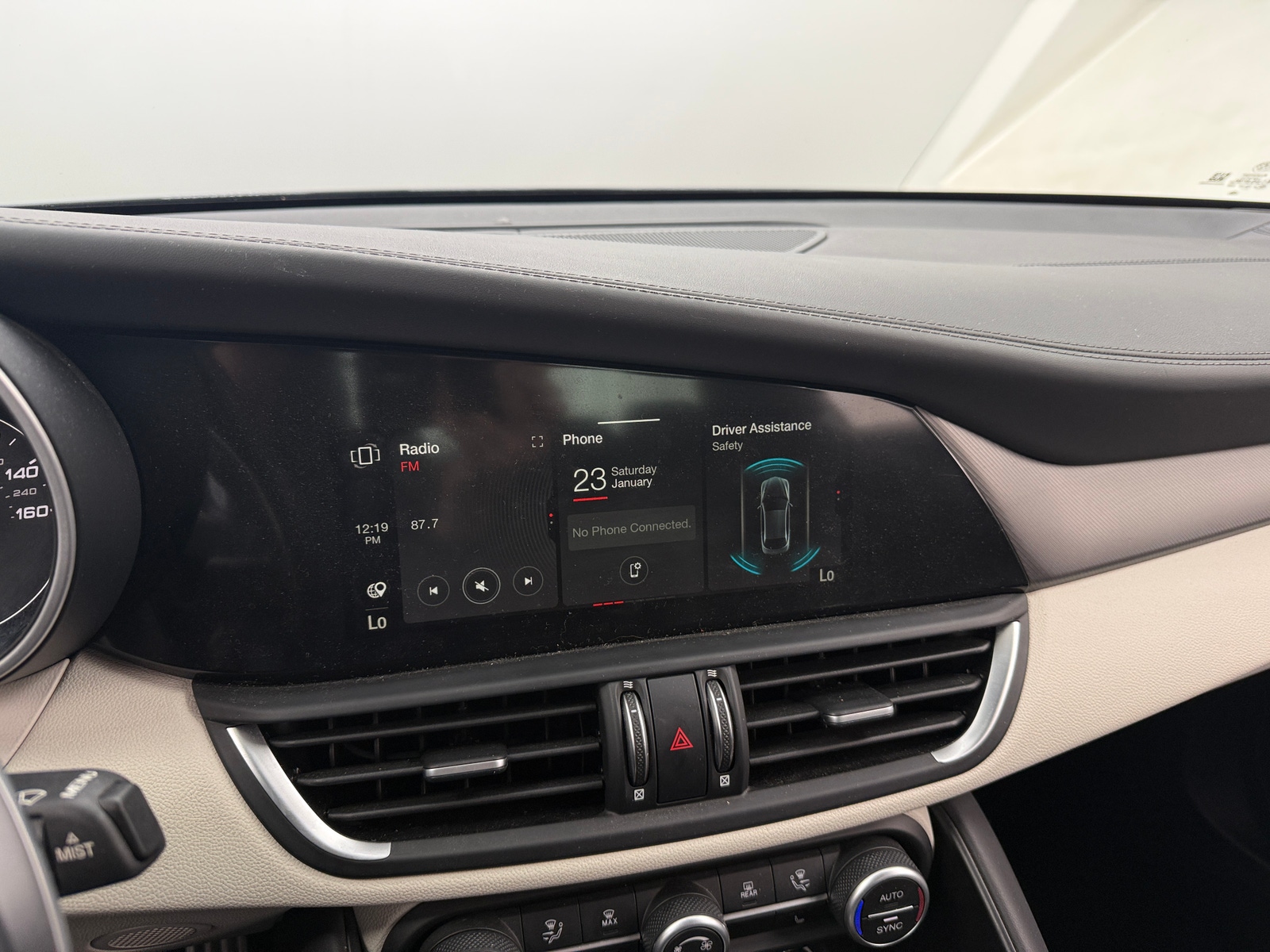 Thumbnail: 2020 Alfa Romeo Giulia - 3