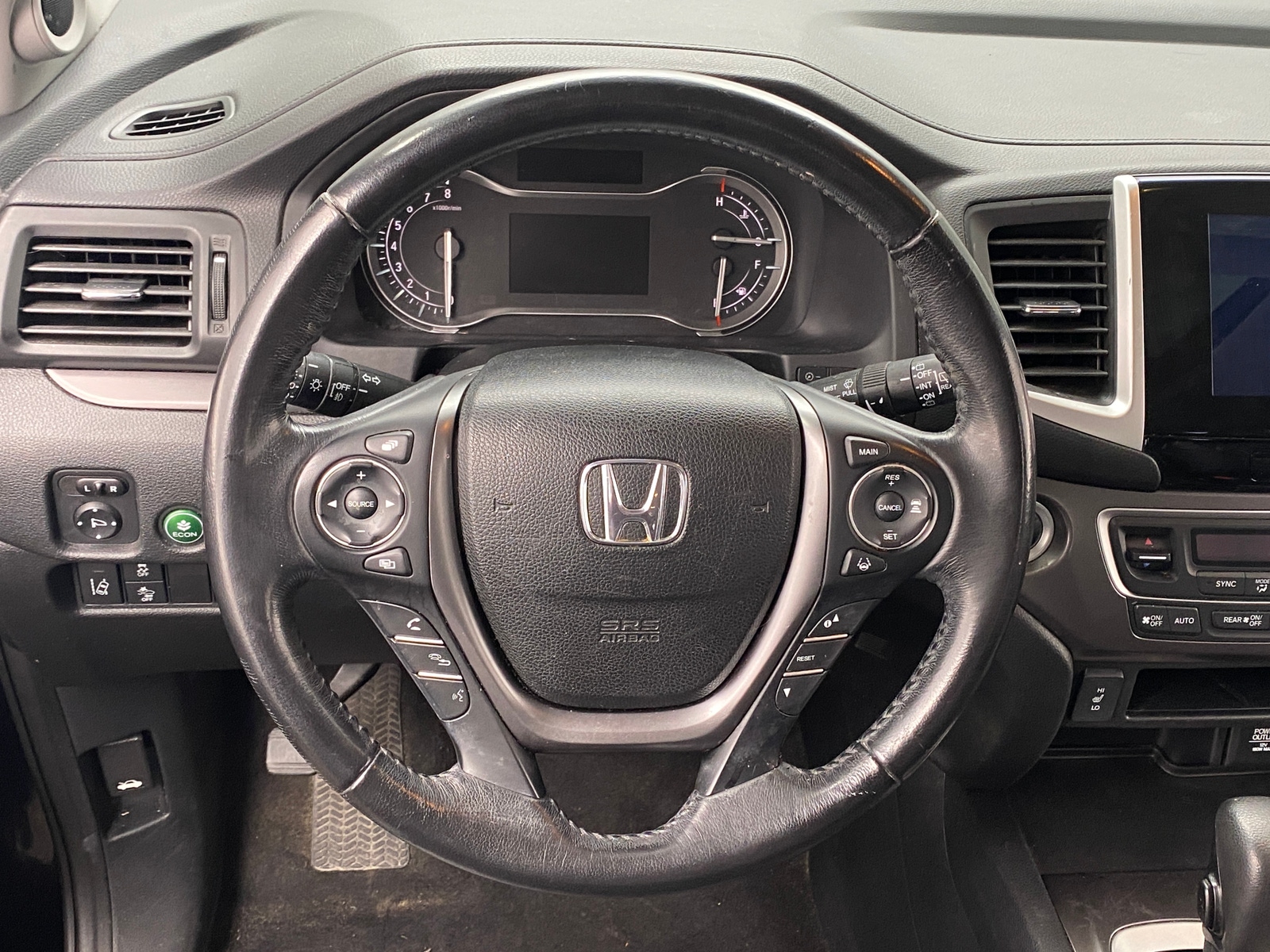 Thumbnail: 2016 Honda Pilot - 4