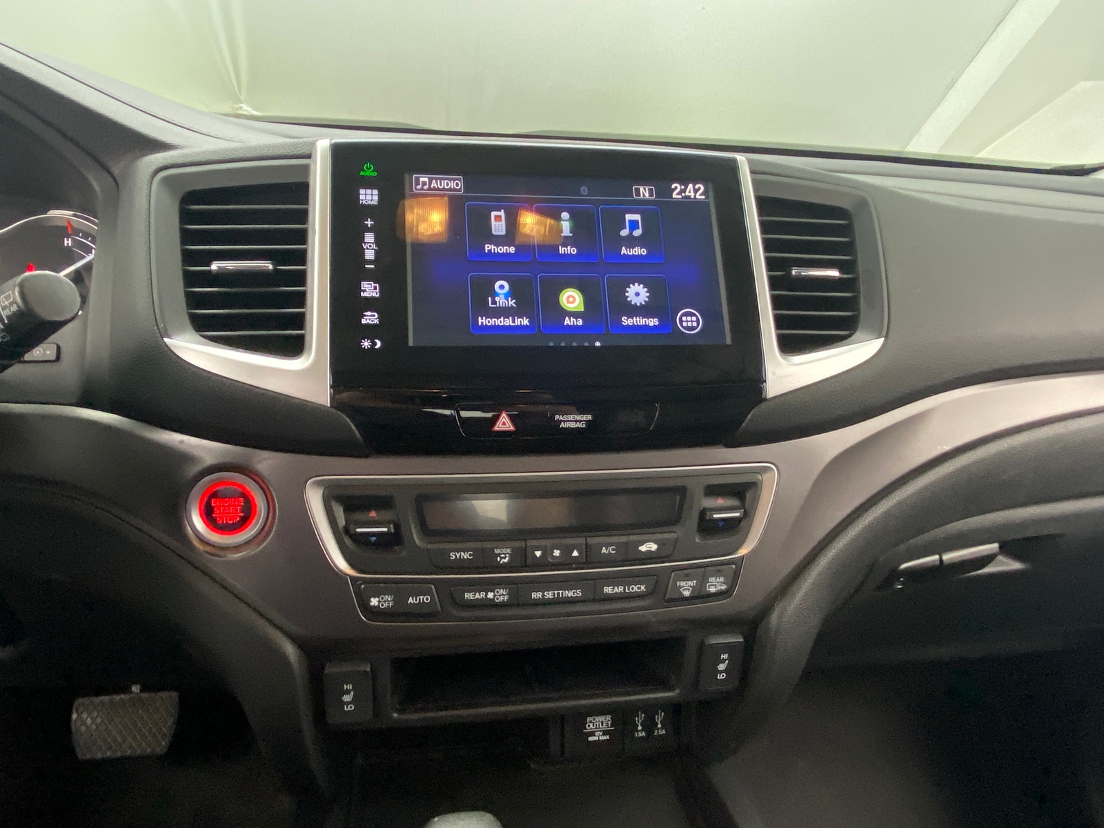 Thumbnail: 2016 Honda Pilot - 3