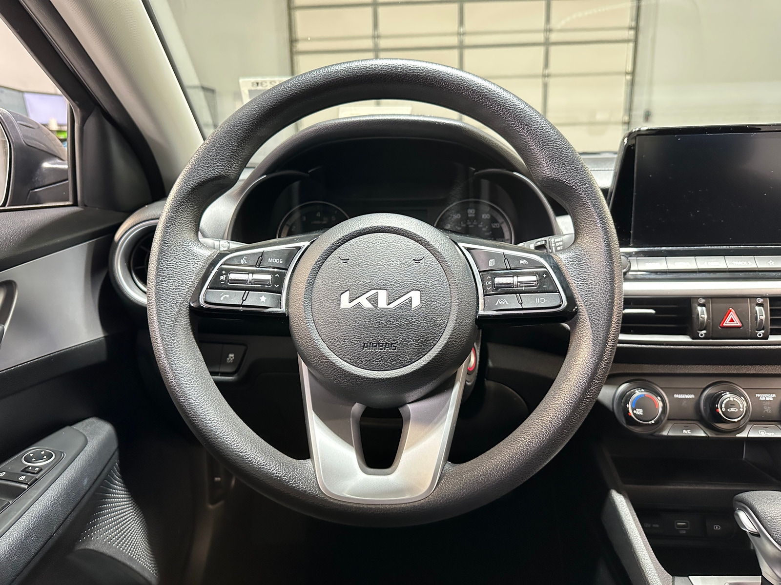 Thumbnail: 2024 Kia Forte - 5