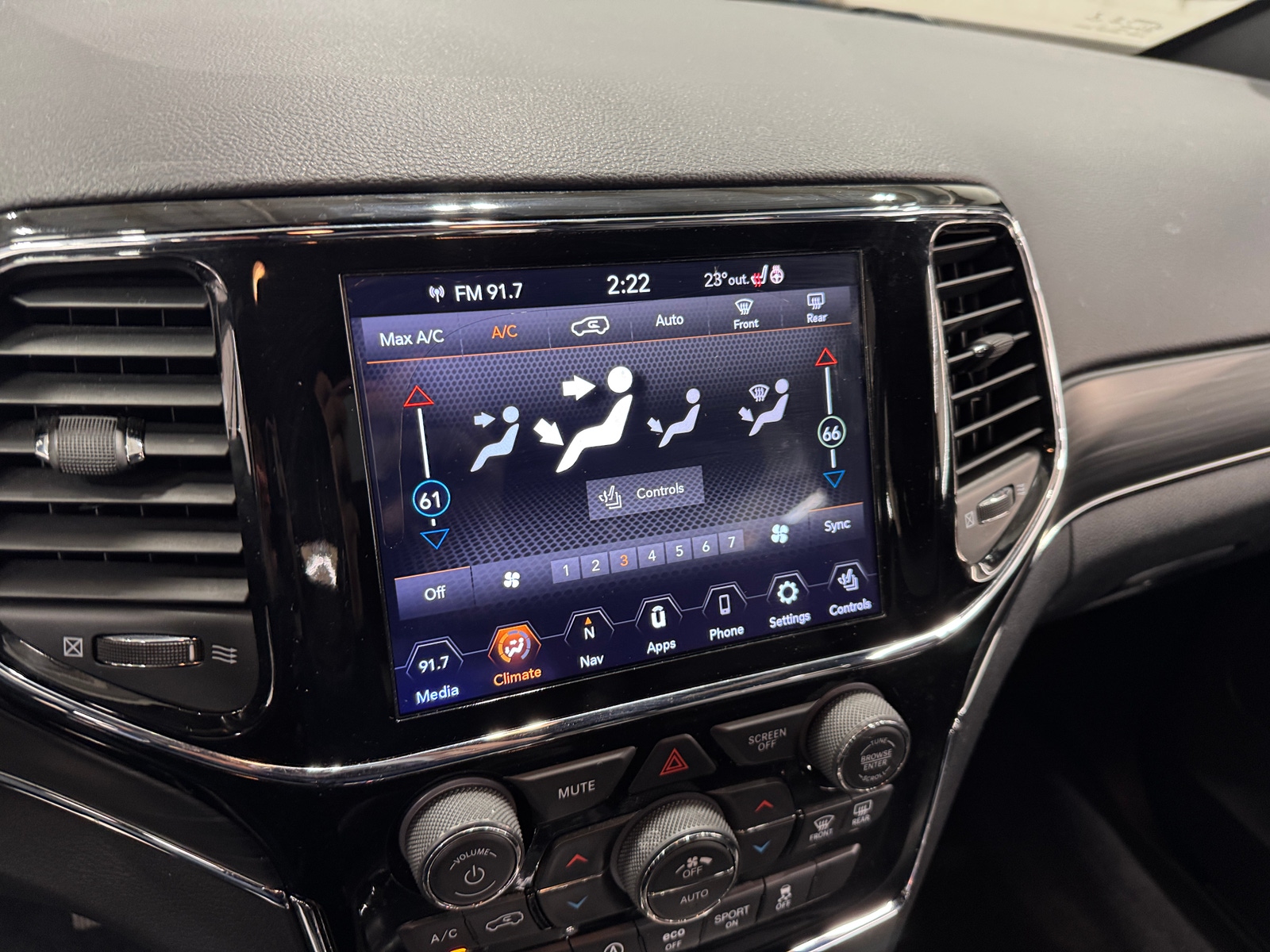 Thumbnail: 2020 Jeep Grand Cherokee - 3