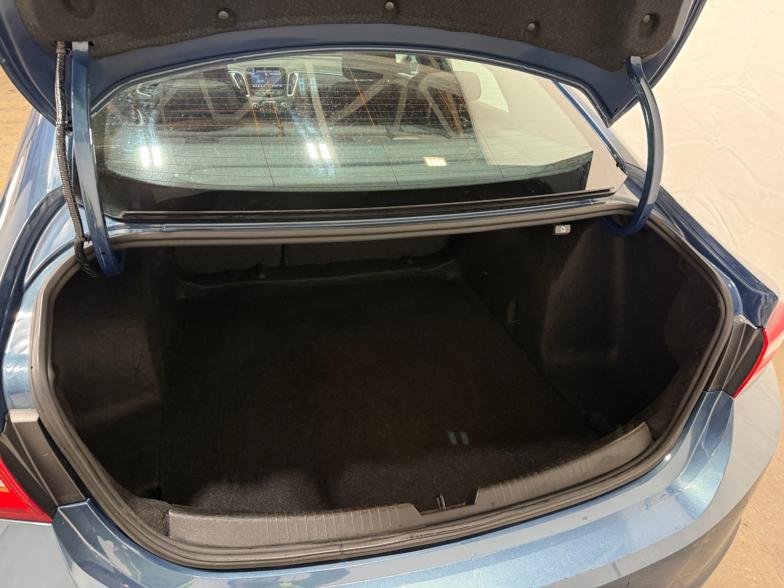 Thumbnail: 2024 Chevrolet Malibu - 7