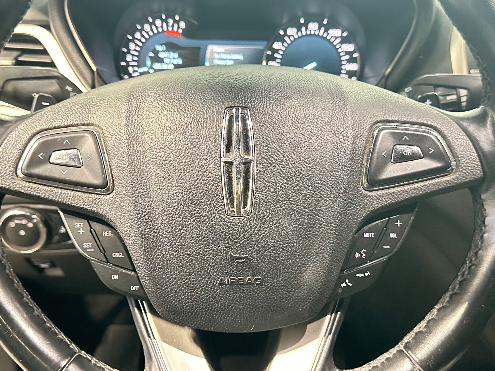 Thumbnail: 2017 Lincoln MKC - 4