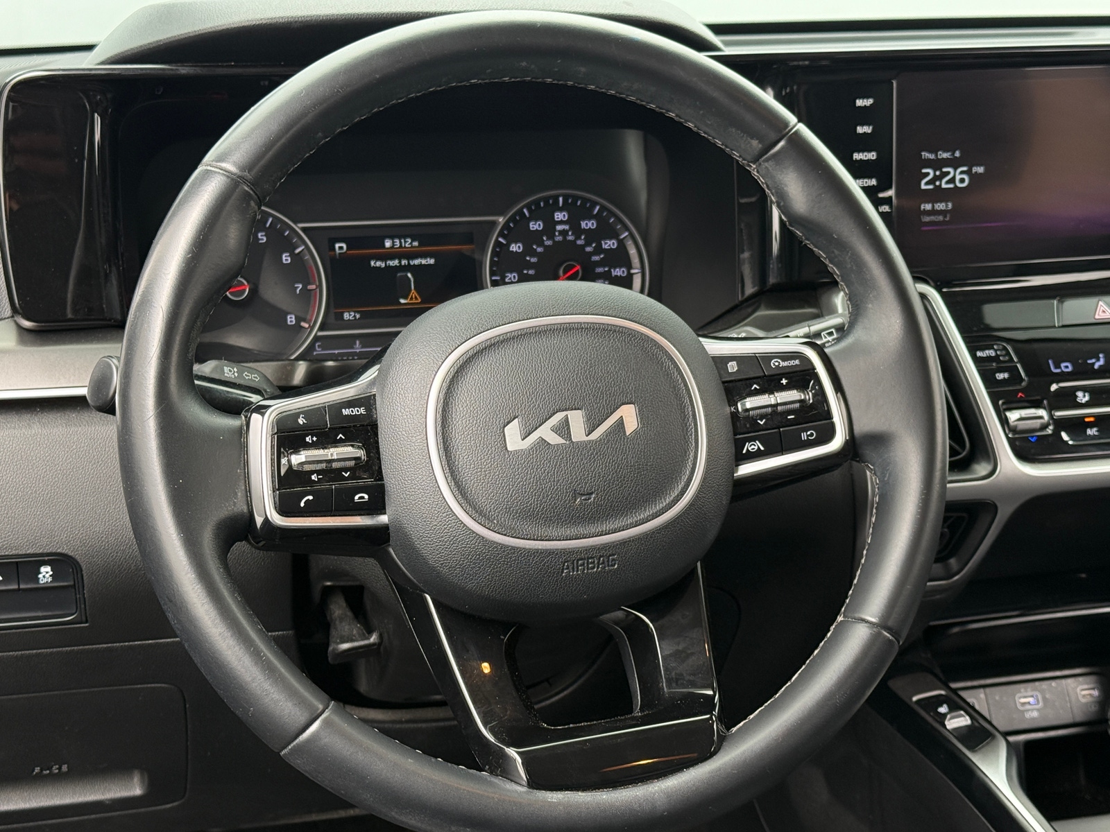 Thumbnail: 2022 Kia Sorento - 4