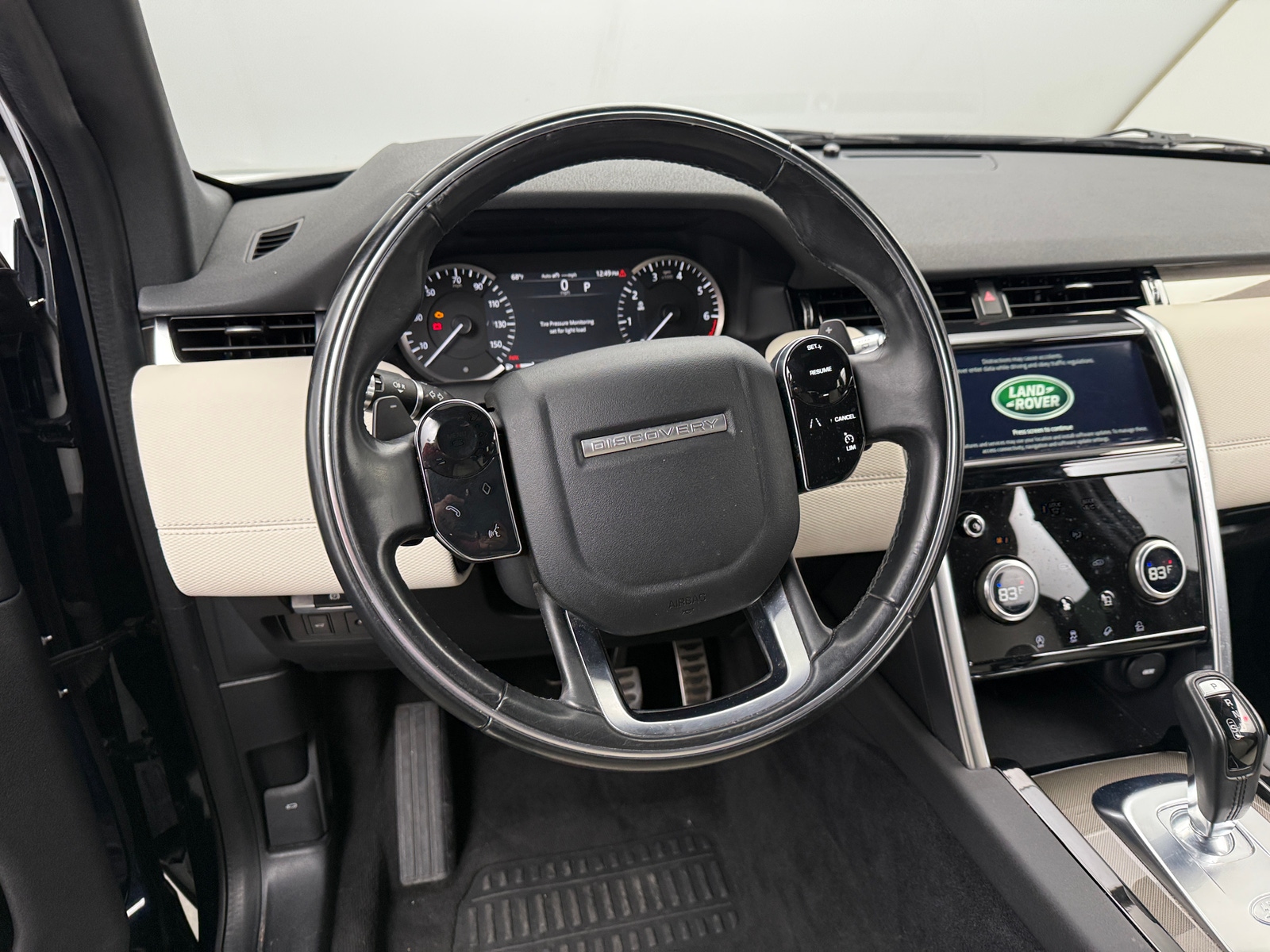 Thumbnail: 2020 Land Rover Discovery Sport - 4