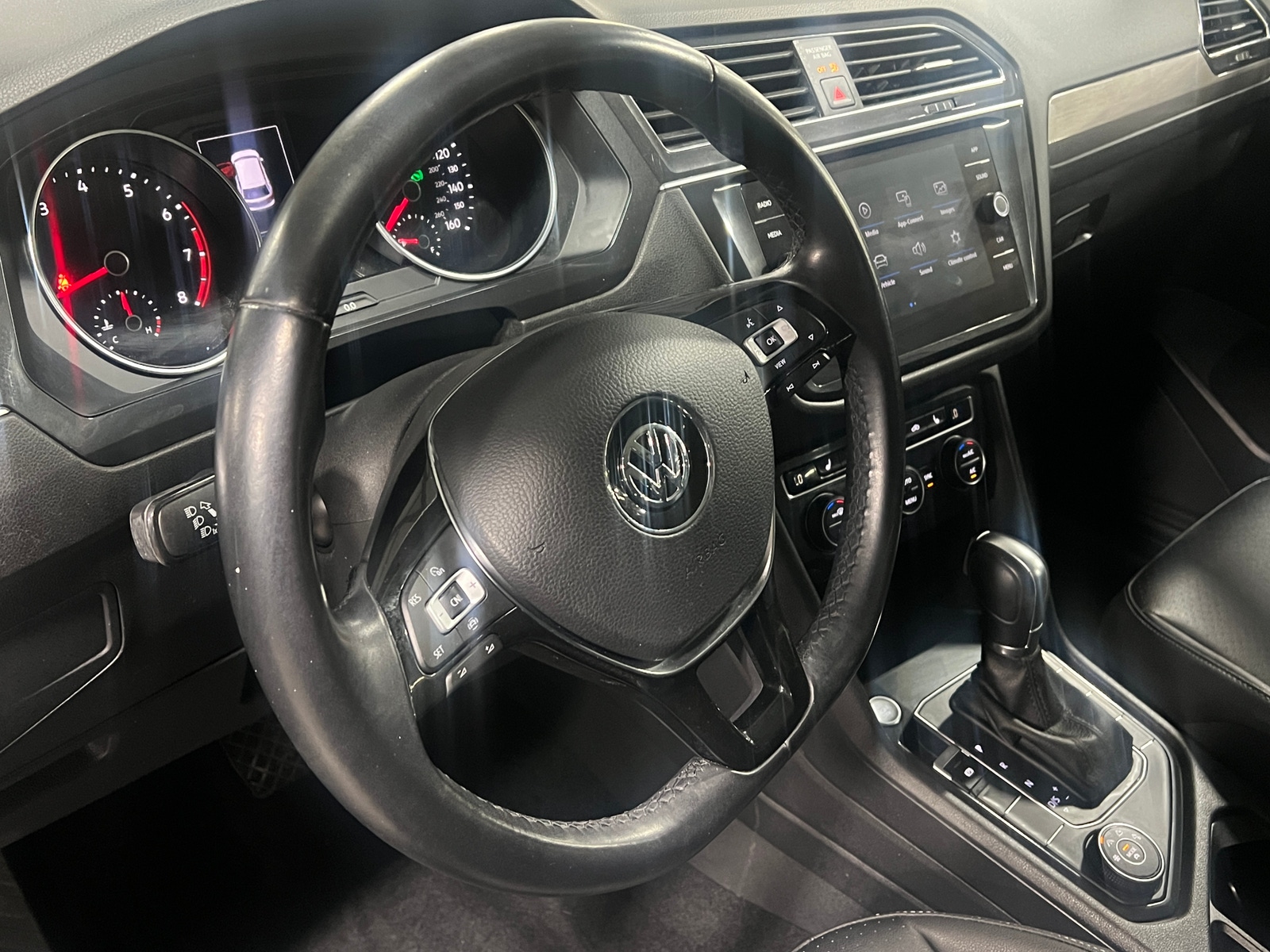 Thumbnail: 2019 Volkswagen Tiguan - 4