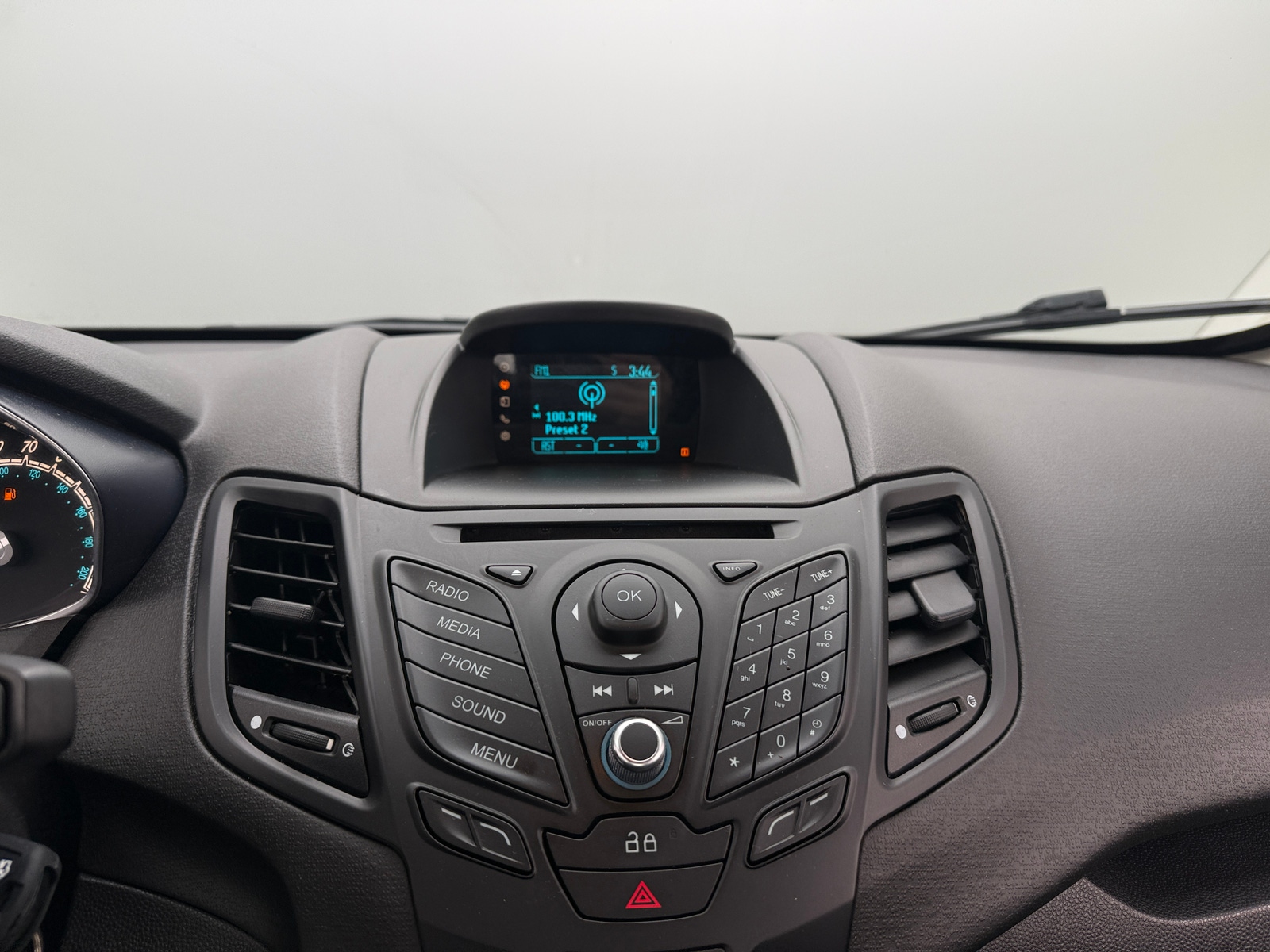 Thumbnail: 2015 Ford Fiesta - 4