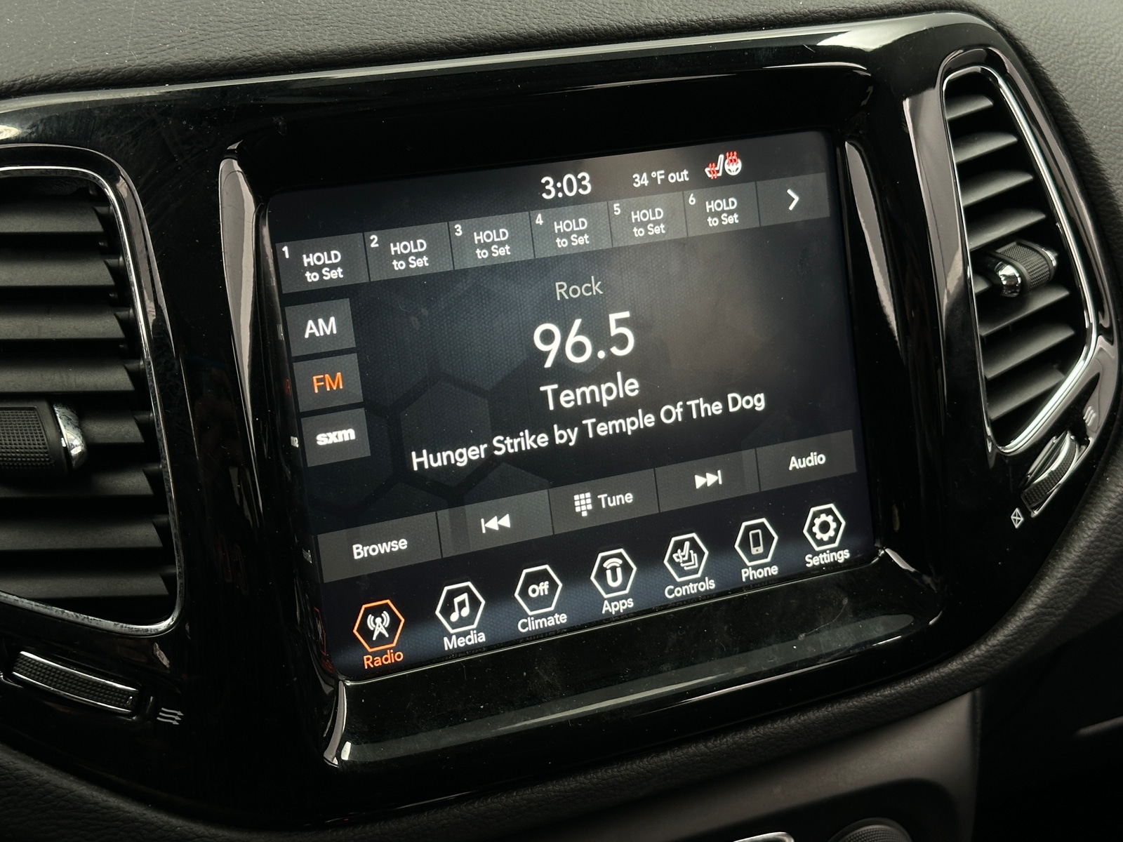 Thumbnail: 2018 Jeep Compass - 3