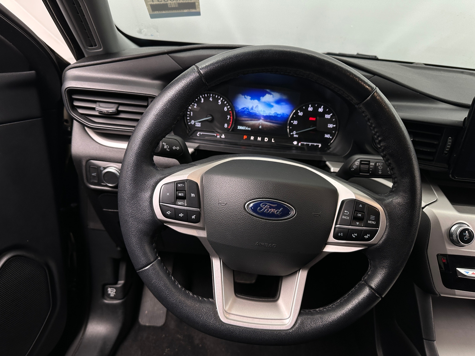 Thumbnail: 2022 Ford Explorer - 5