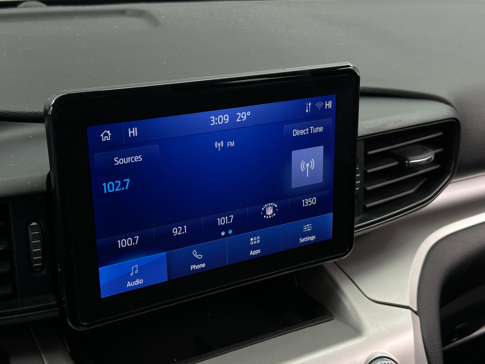 Thumbnail: 2022 Ford Explorer - 4