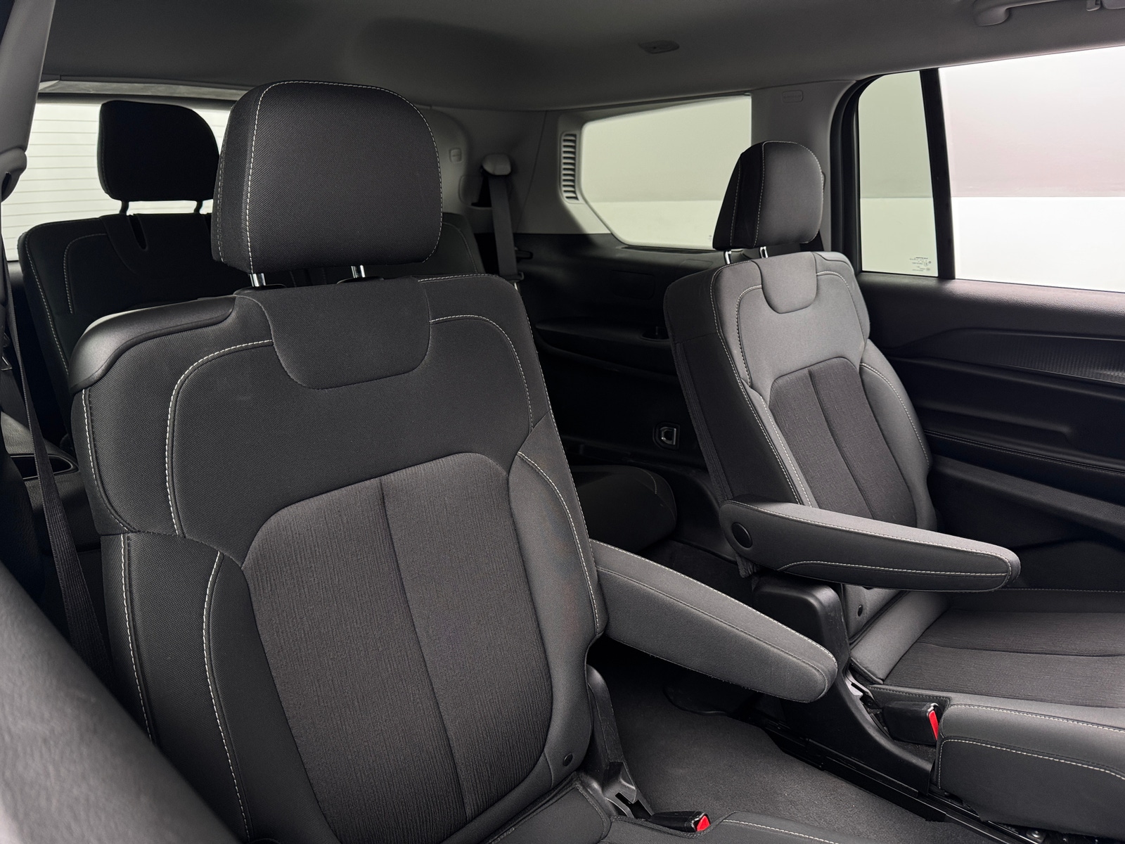 Thumbnail: 2023 Jeep Grand Cherokee L - 6