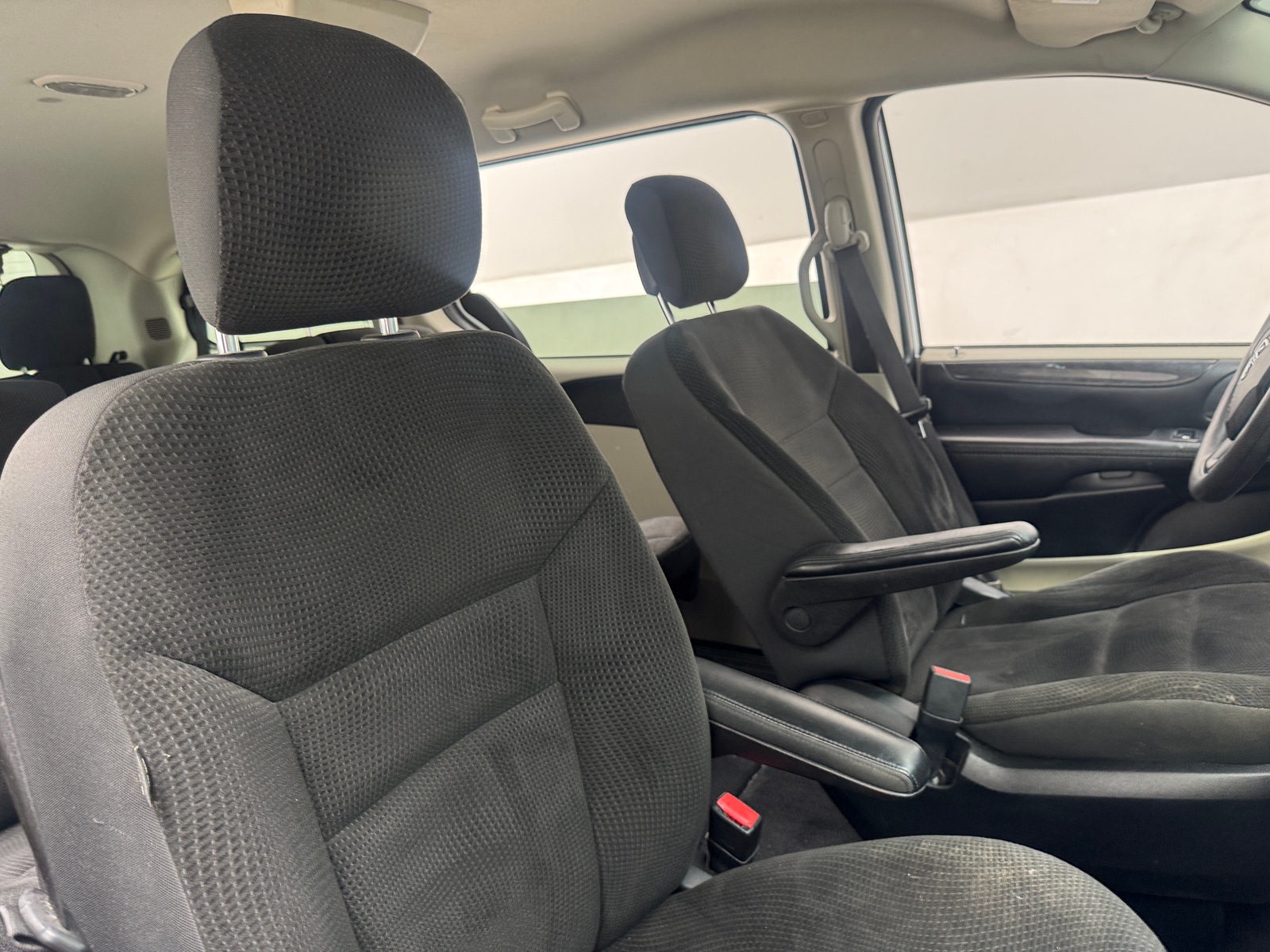 Thumbnail: 2018 Dodge Grand Caravan - 2