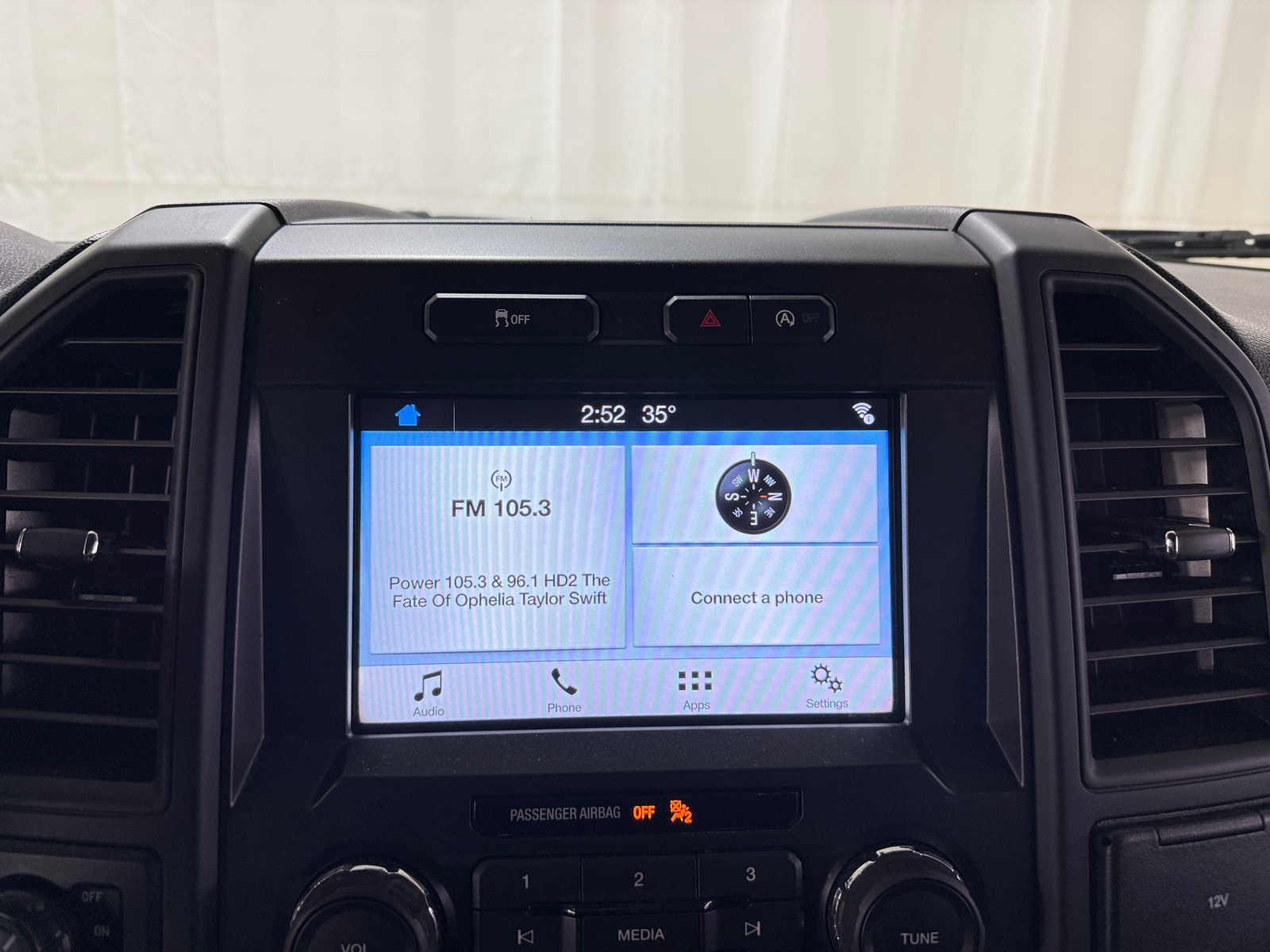 Thumbnail: 2018 Ford Econoline - 4