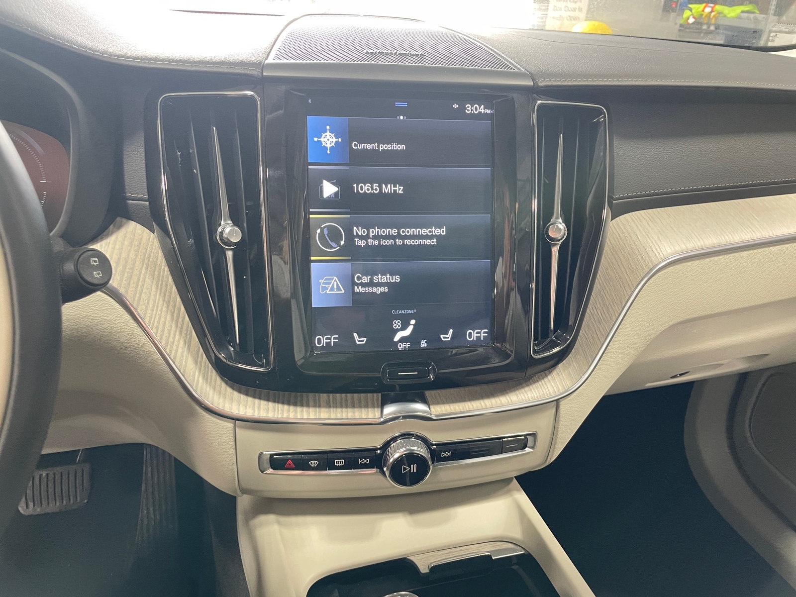 Thumbnail: 2019 Volvo XC60 - 3