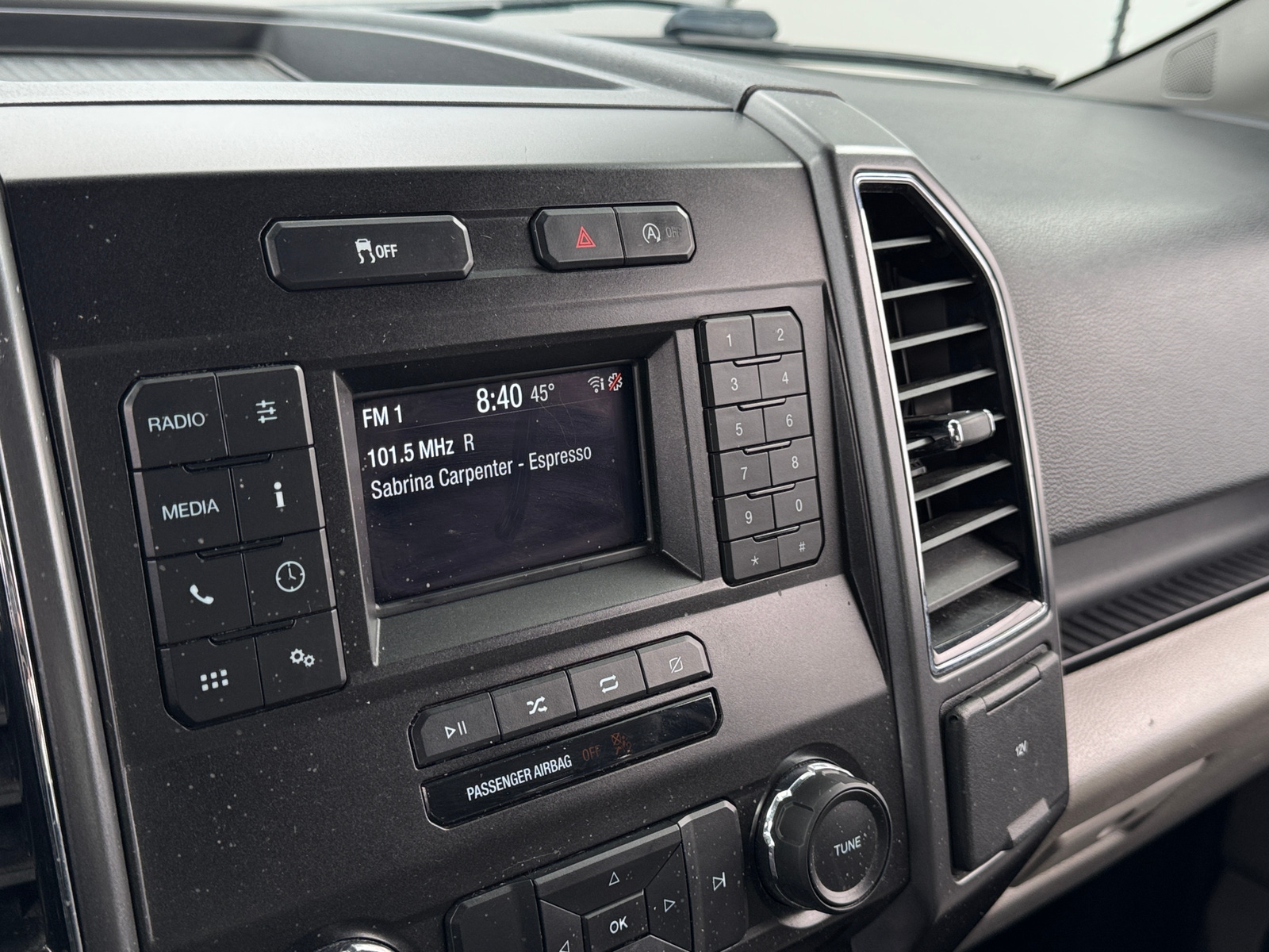 Thumbnail: 2018 Ford Econoline - 4