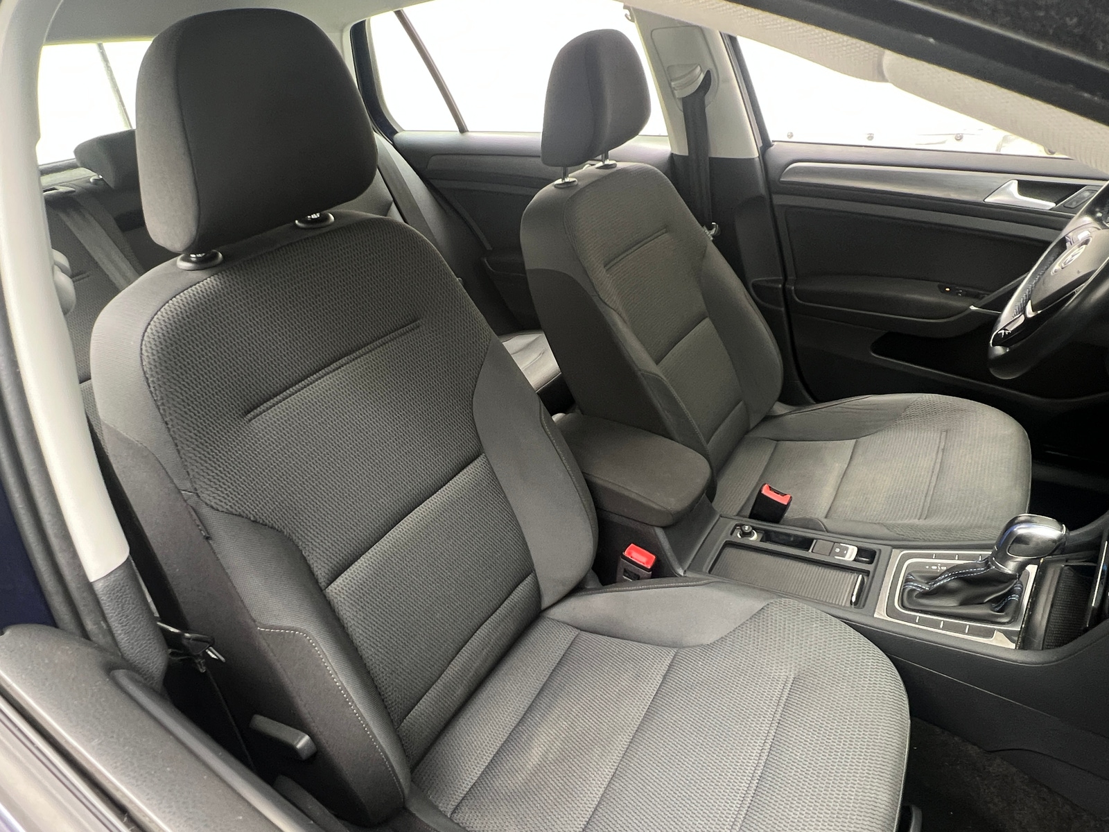 Thumbnail: 2019 Volkswagen e-Golf - 2