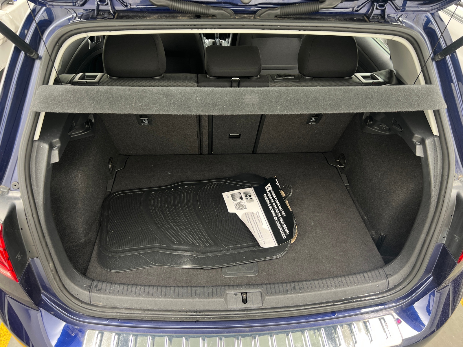 Thumbnail: 2019 Volkswagen e-Golf - 7