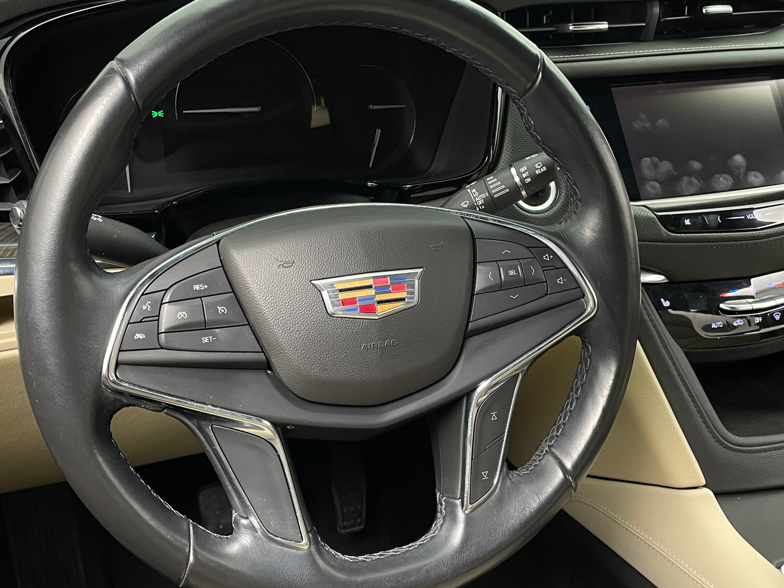 Thumbnail: 2019 Cadillac XT5 - 4