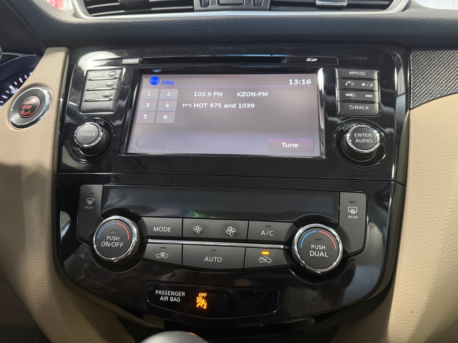 Thumbnail: 2016 Nissan Rogue - 3