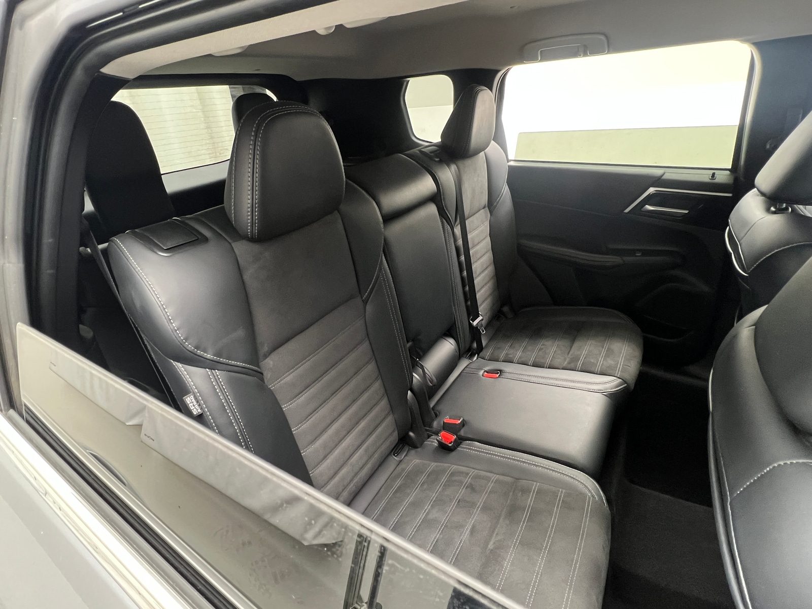 Thumbnail: 2024 Mitsubishi Outlander - 5