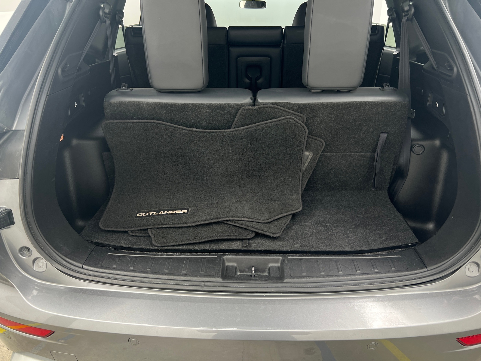 Thumbnail: 2024 Mitsubishi Outlander - 6