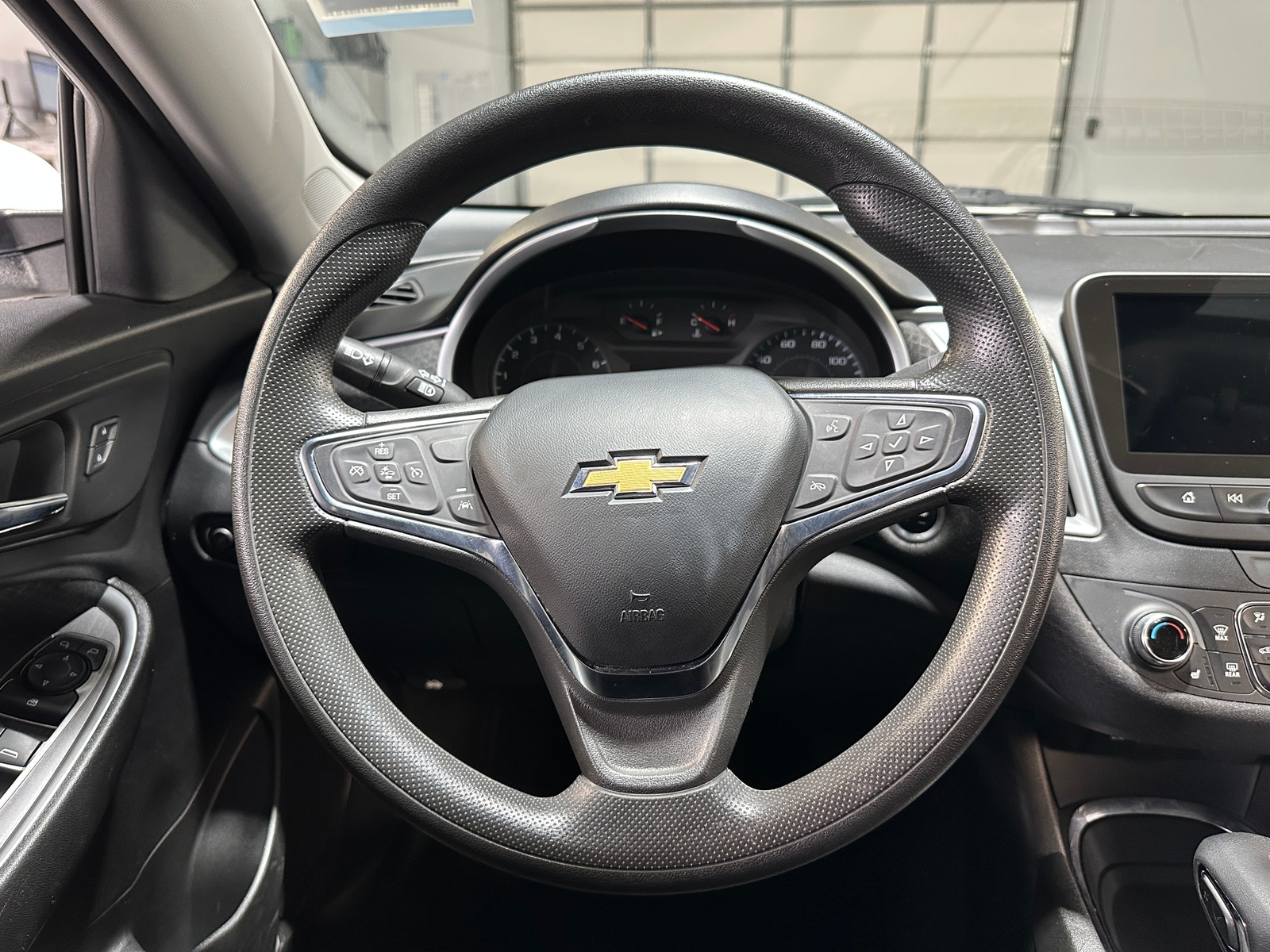 Thumbnail: 2023 Chevrolet Malibu - 5