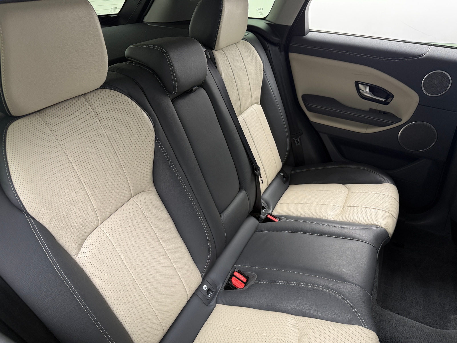 Thumbnail: 2016 Land Rover Range Rover Evoque - 5