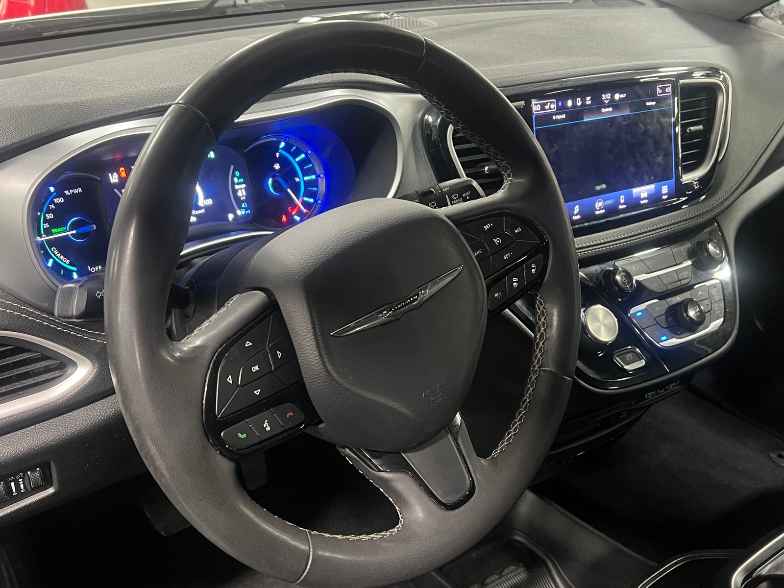 Thumbnail: 2022 Chrysler Pacifica - 5