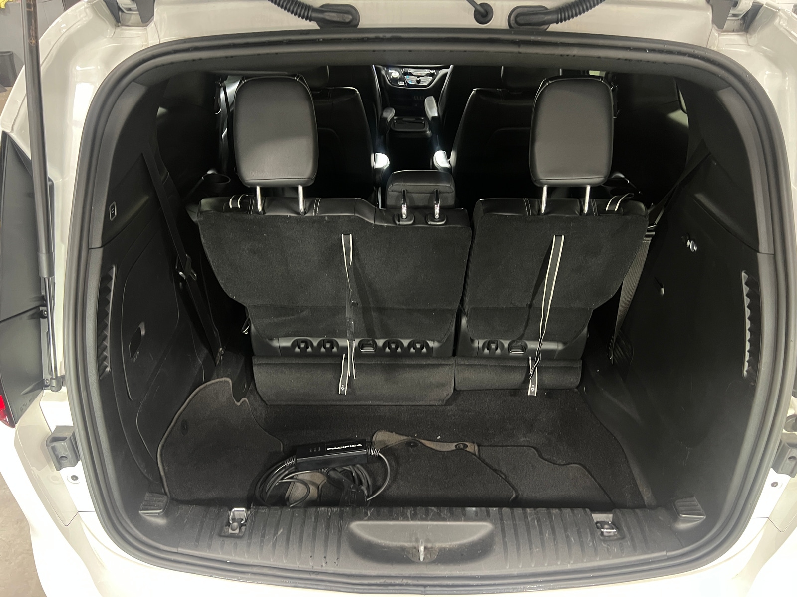 Thumbnail: 2022 Chrysler Pacifica - 7