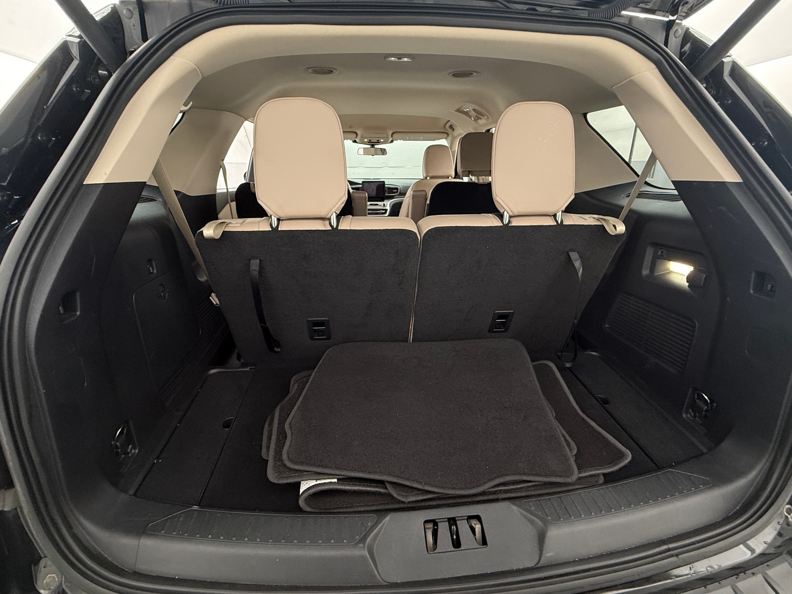 Thumbnail: 2021 Ford Explorer - 6