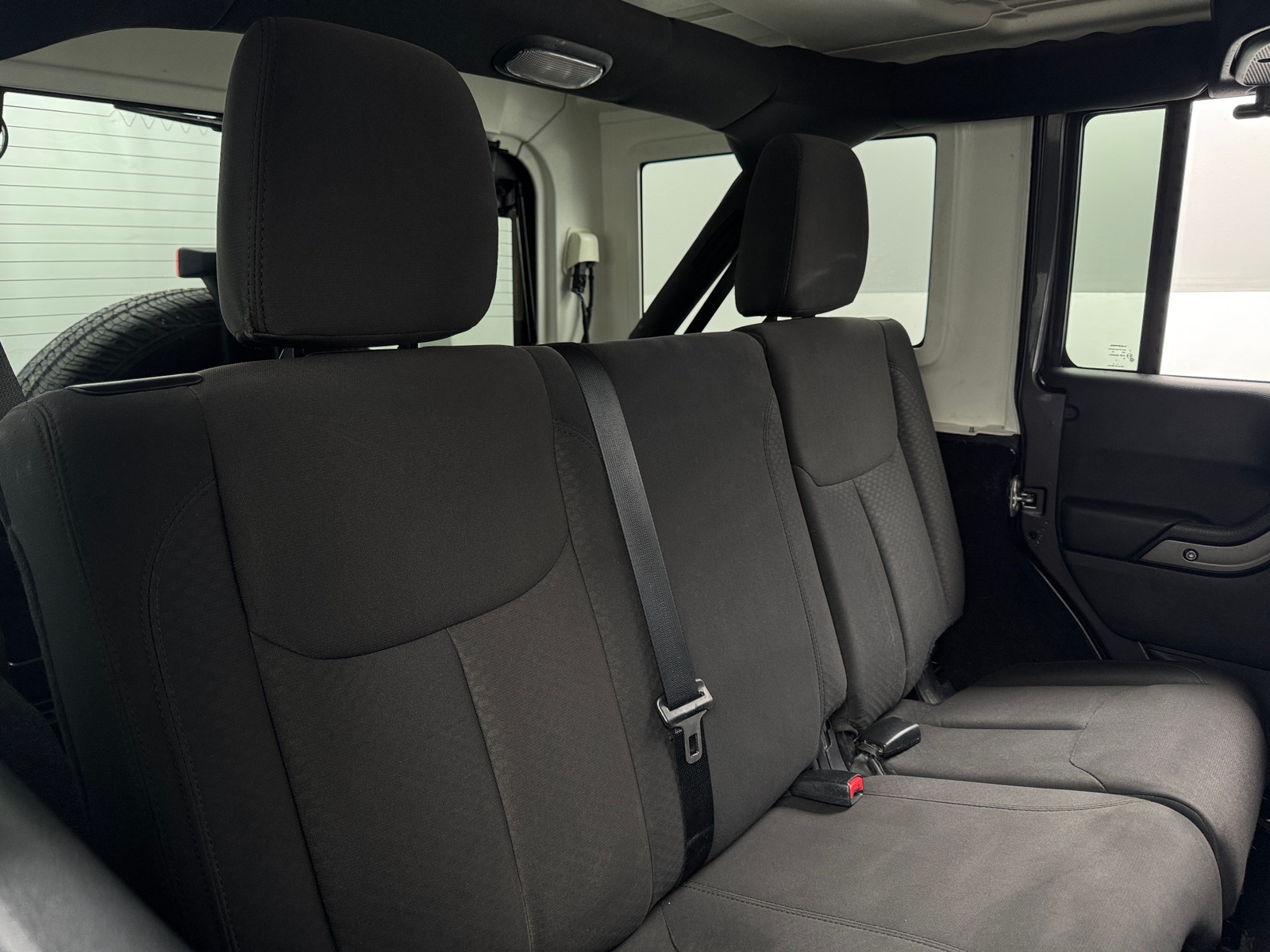 Thumbnail: 2016 Jeep Wrangler - 6