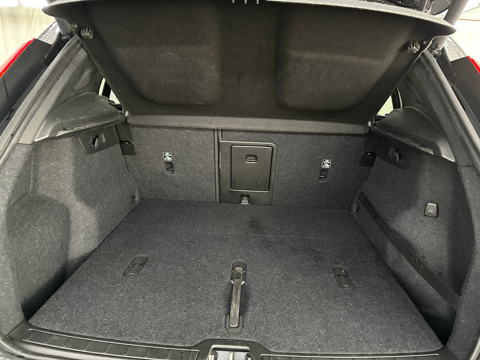 Thumbnail: 2019 Volvo XC40 - 7