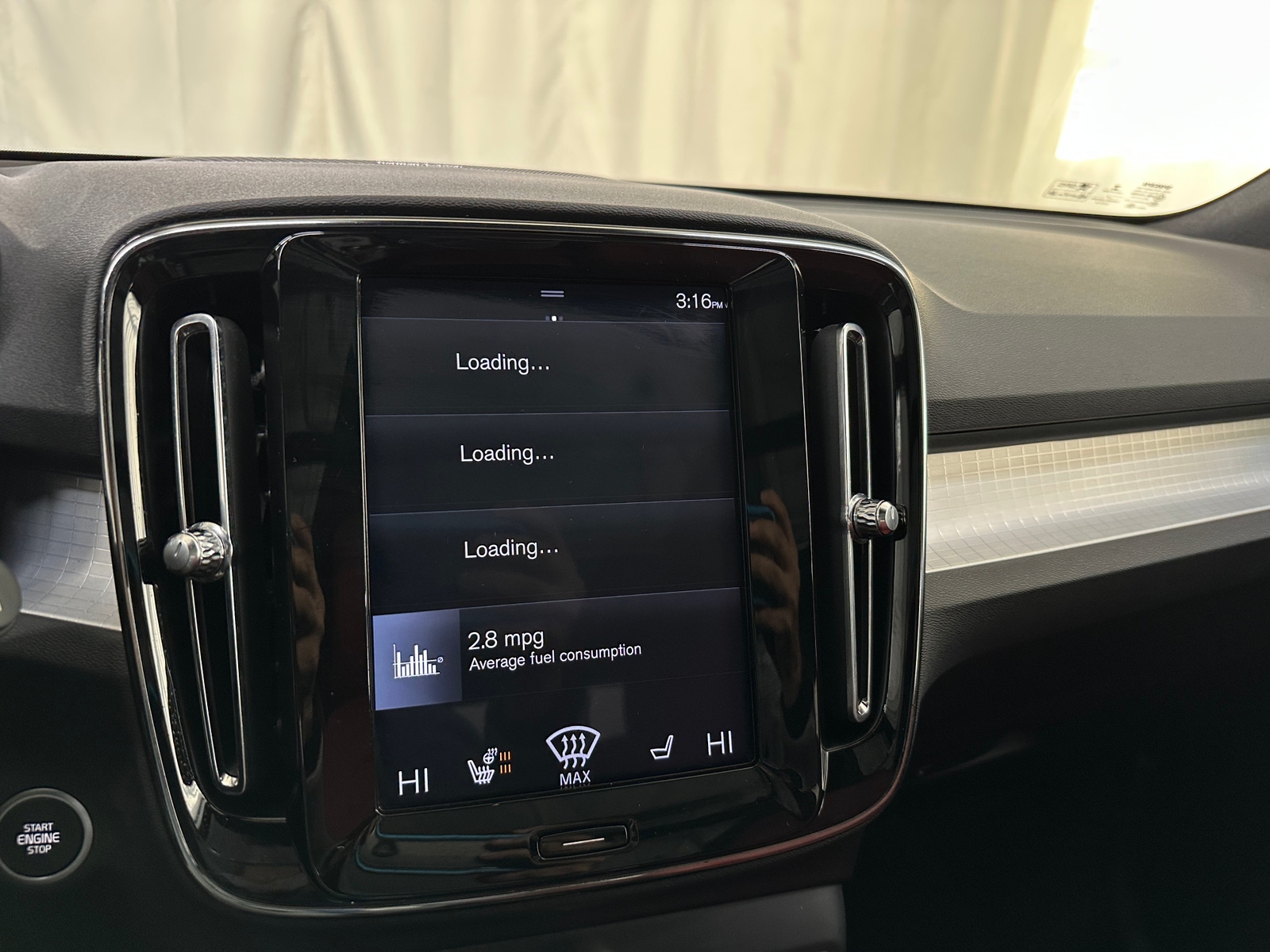 Thumbnail: 2019 Volvo XC40 - 4