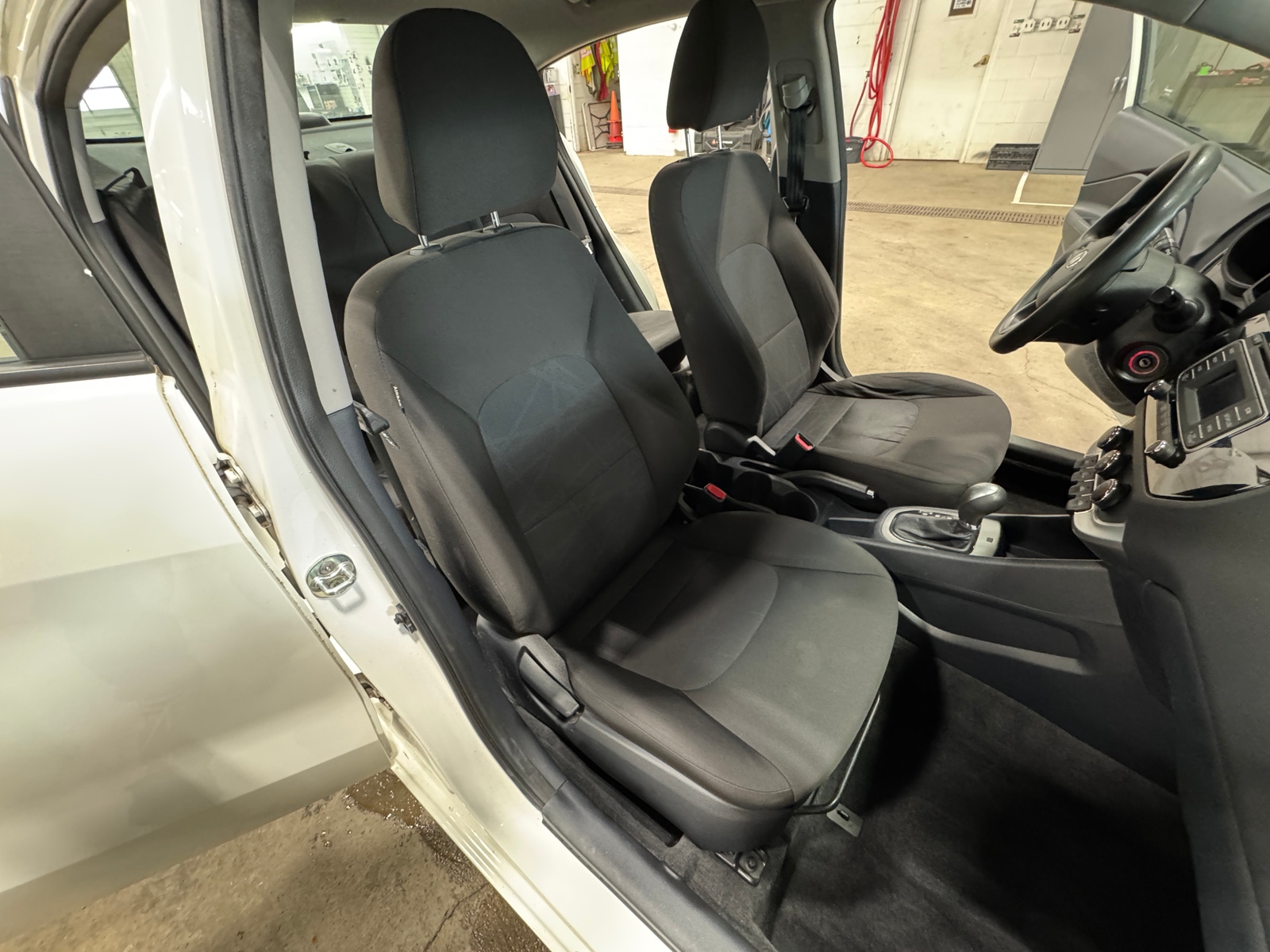 Thumbnail: 2017 Kia Rio - 2