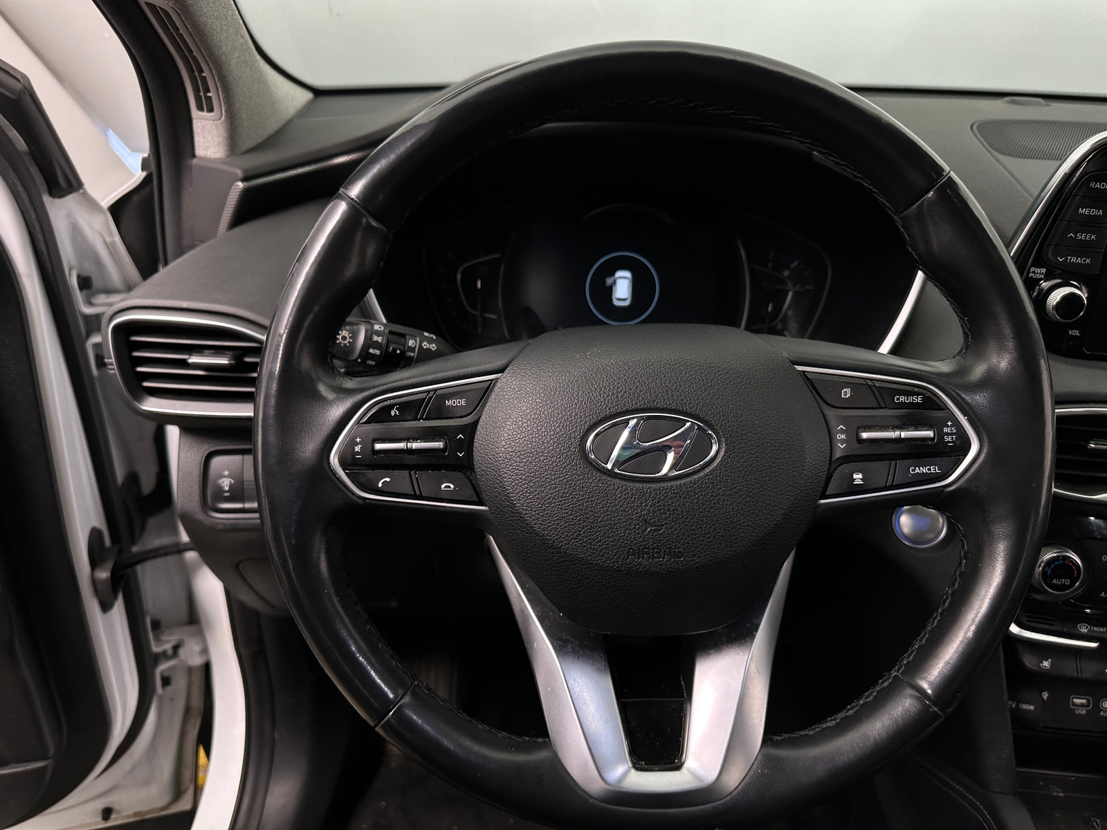 Thumbnail: 2019 Hyundai Santa Fe - 4