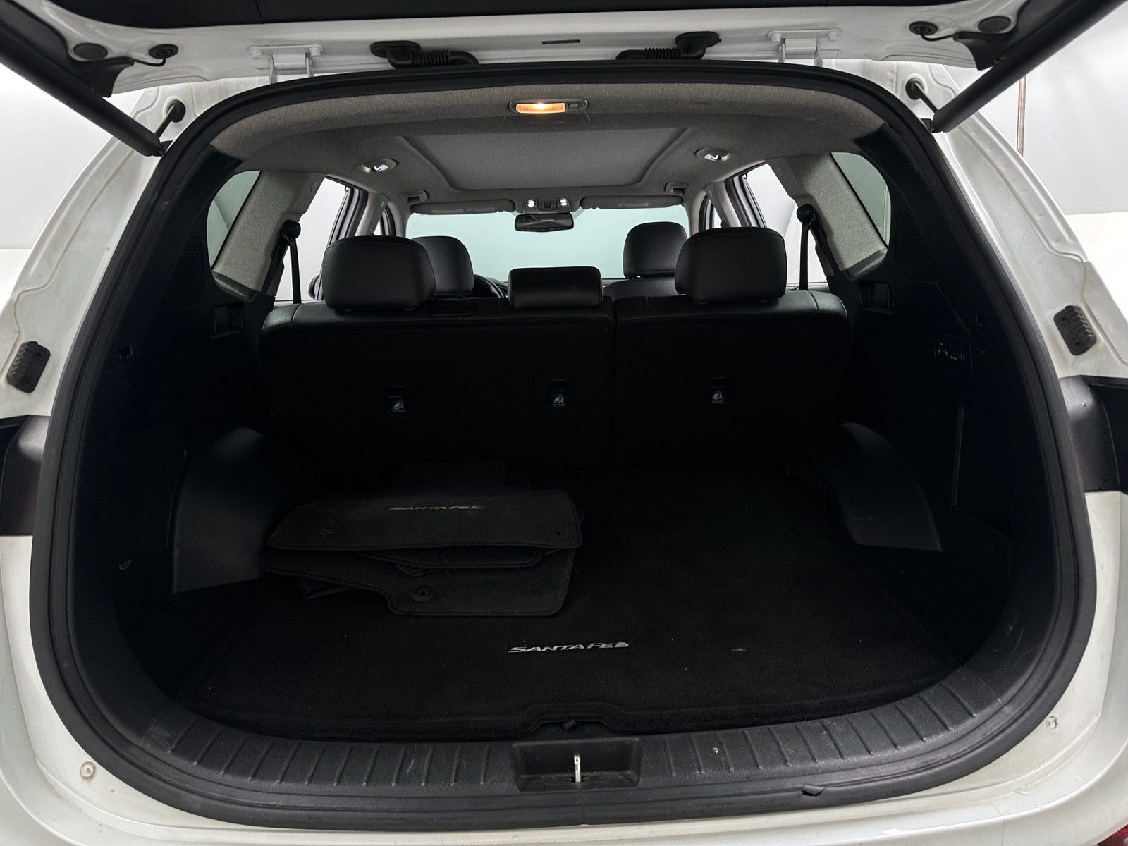 Thumbnail: 2019 Hyundai Santa Fe - 6