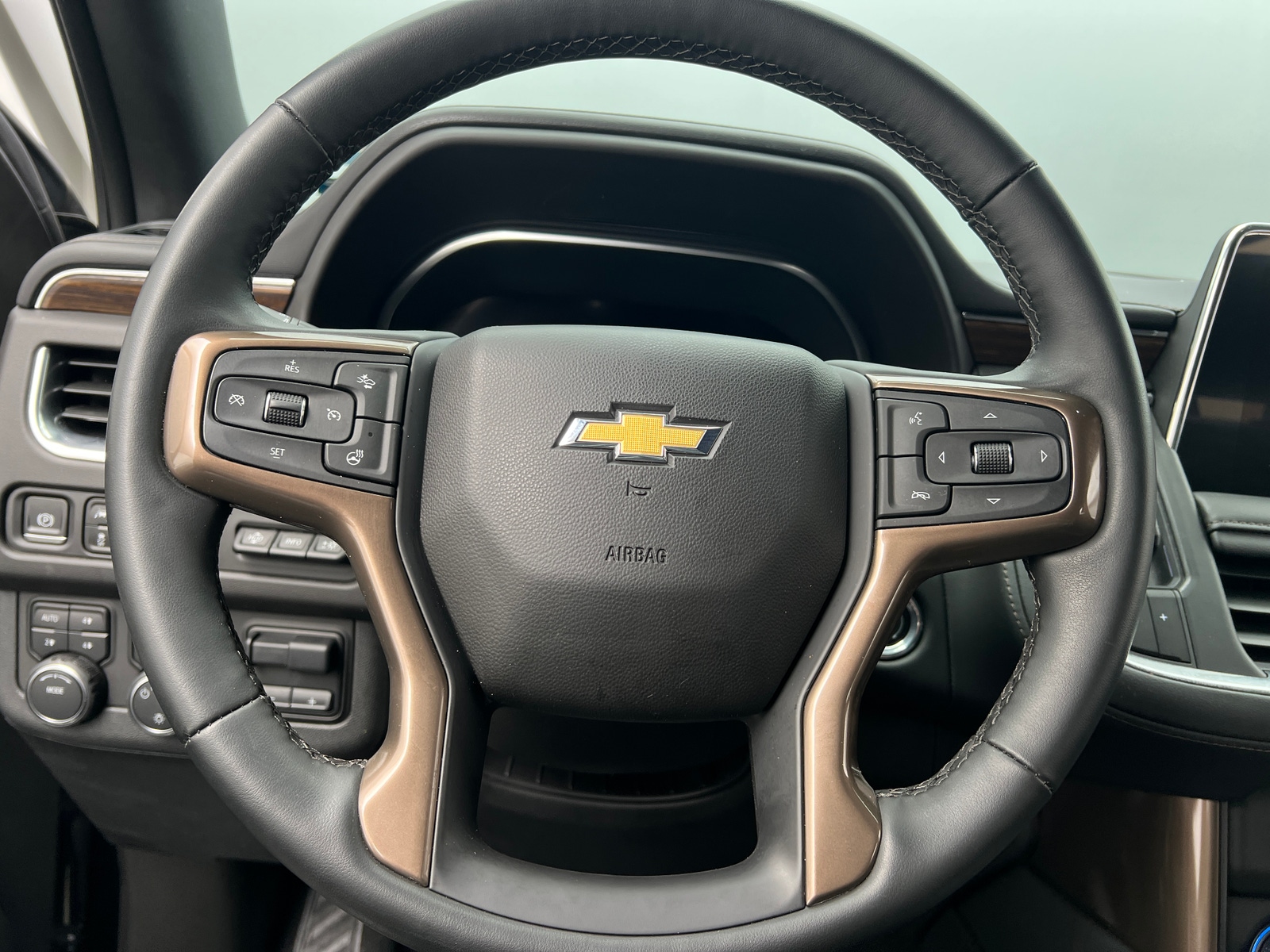 Thumbnail: 2023 Chevrolet Tahoe - 4