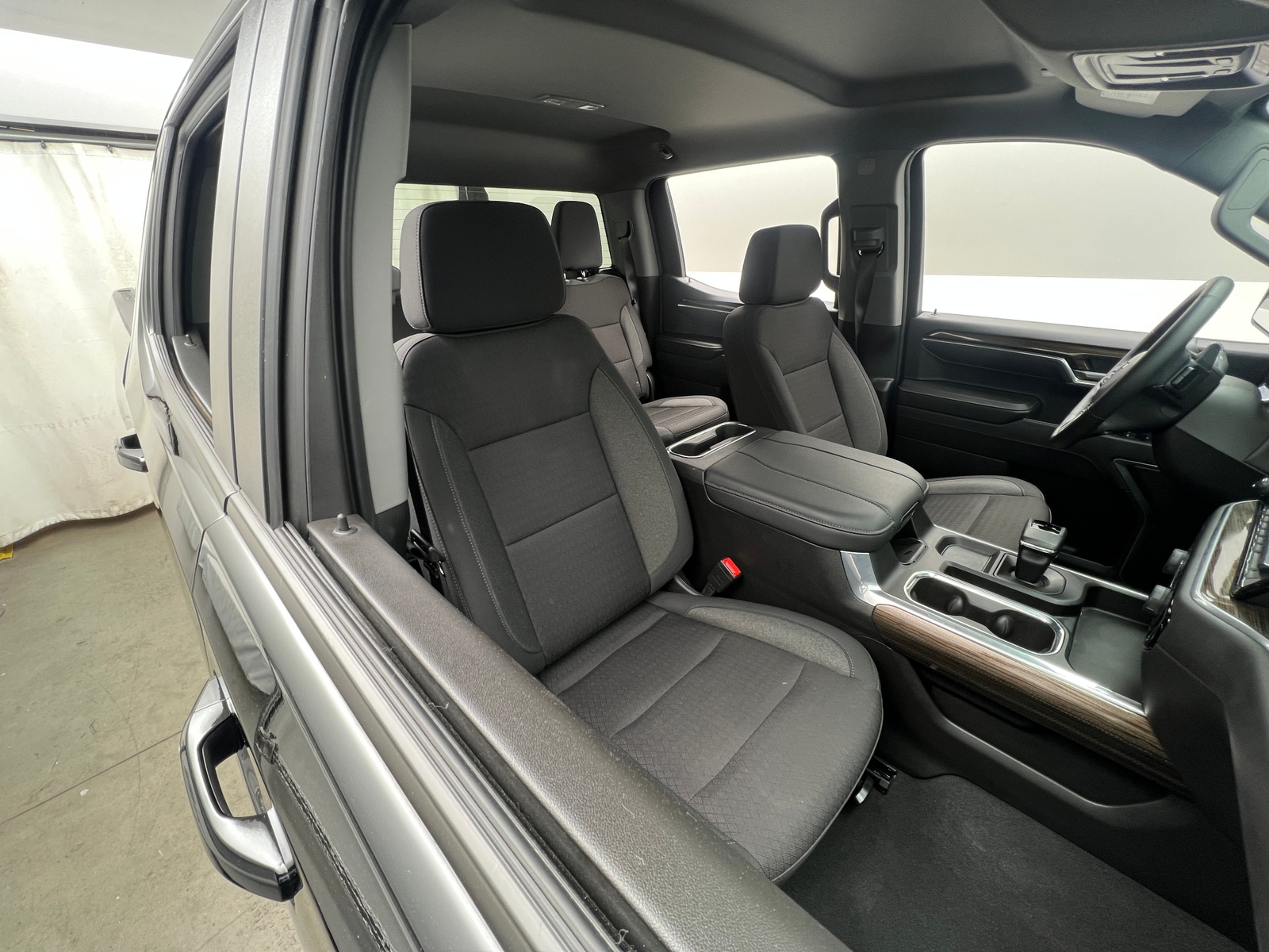 Thumbnail: 2024 Chevrolet Silverado 1500 - 2