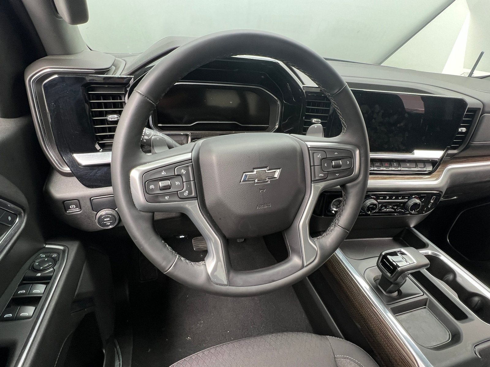 Thumbnail: 2024 Chevrolet Silverado 1500 - 5