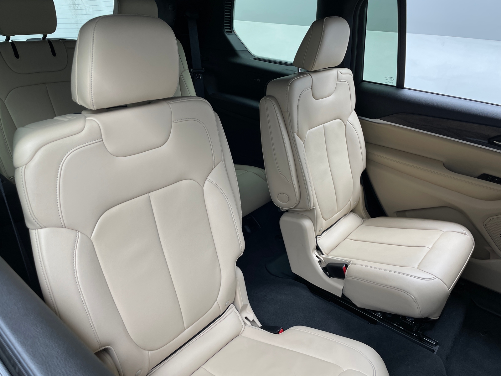 Thumbnail: 2023 Jeep Grand Cherokee L - 5