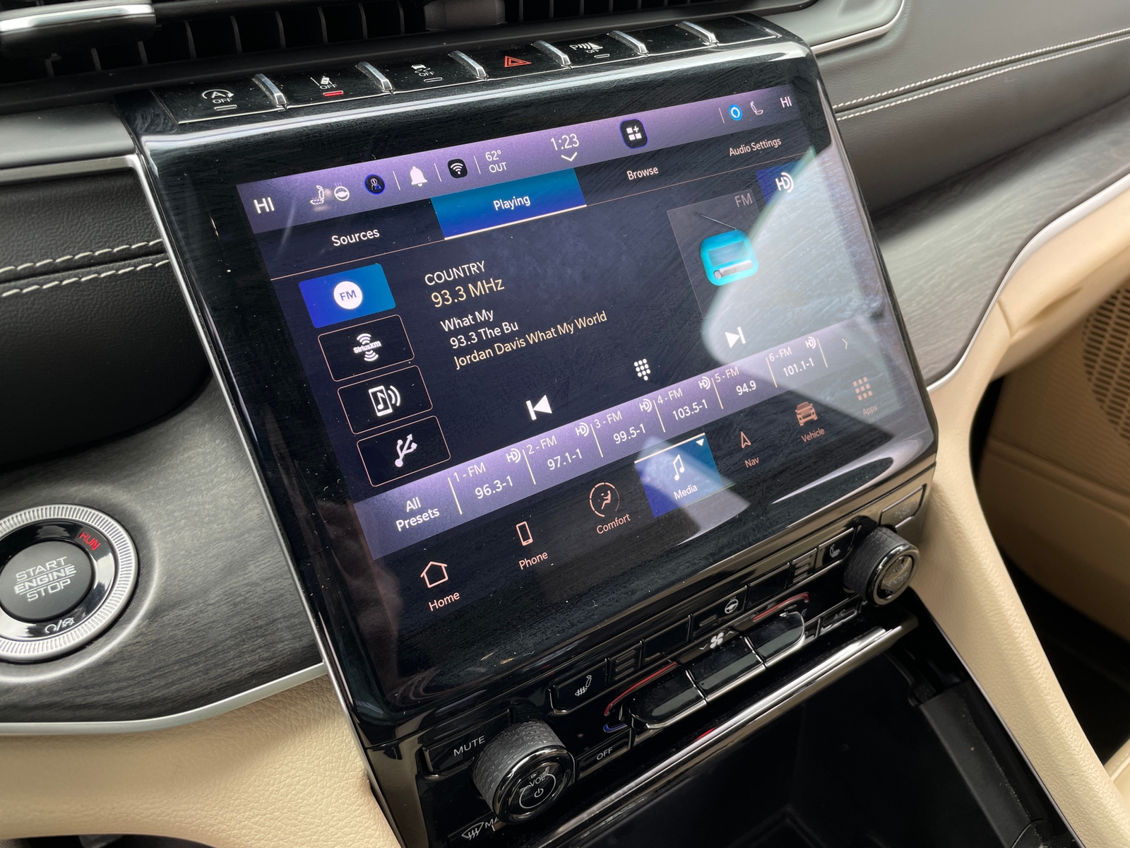 Thumbnail: 2023 Jeep Grand Cherokee L - 3