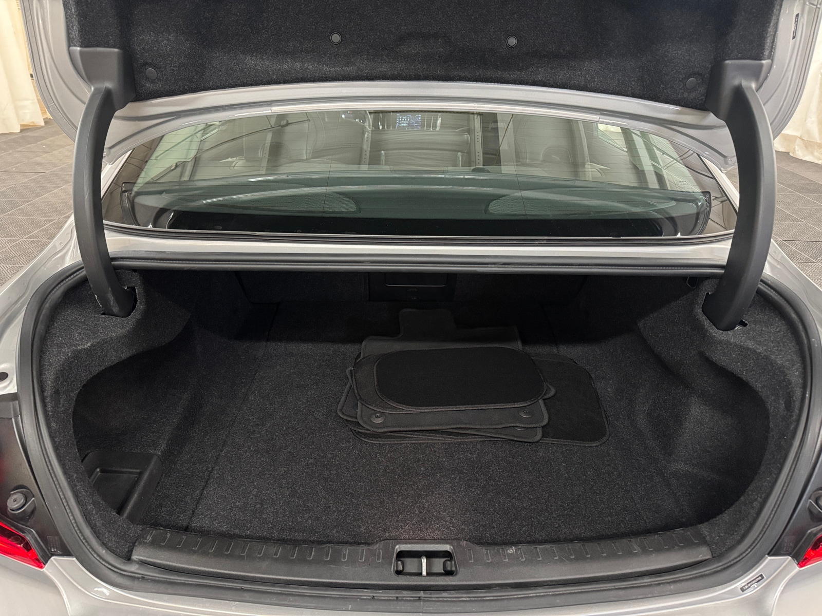 Thumbnail: 2024 Volvo S60 - 7