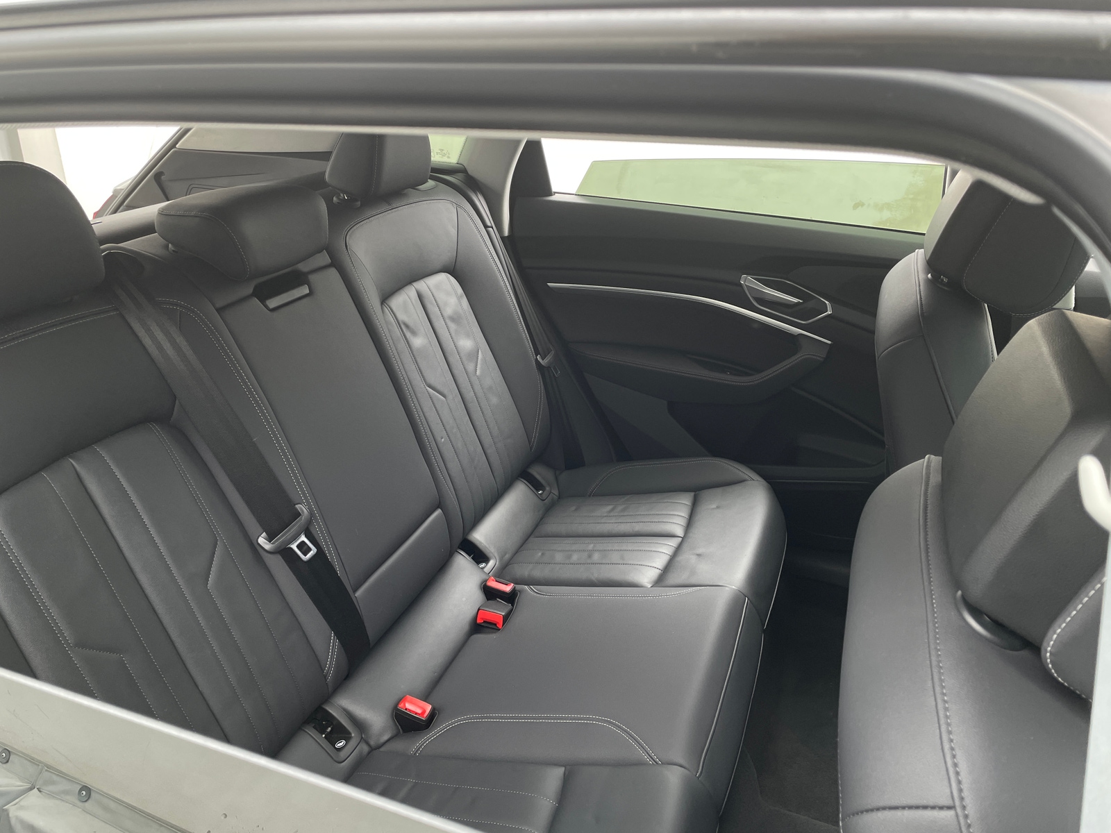 Thumbnail: 2022 Audi e-tron - 5