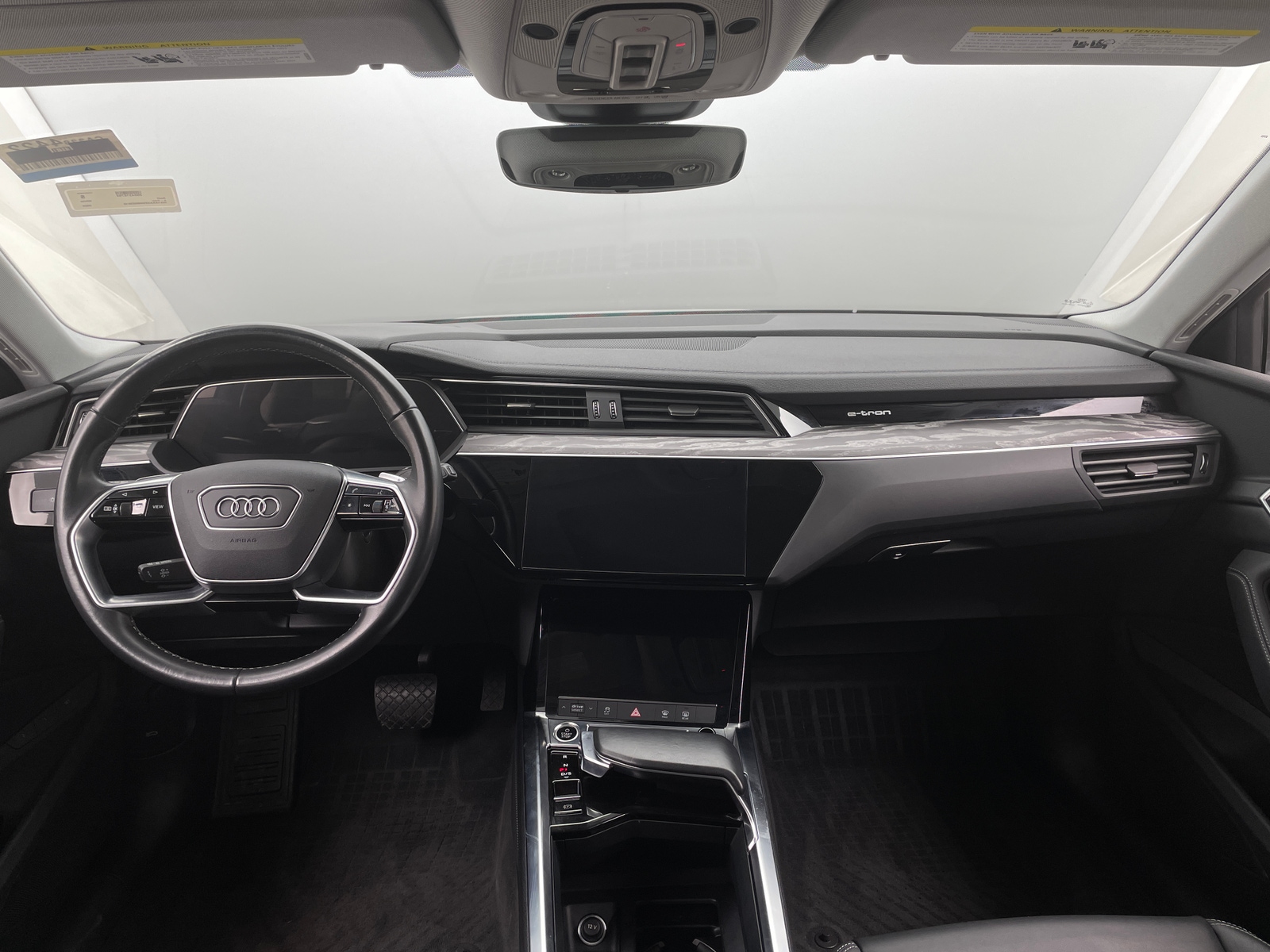 Thumbnail: 2022 Audi e-tron - 2